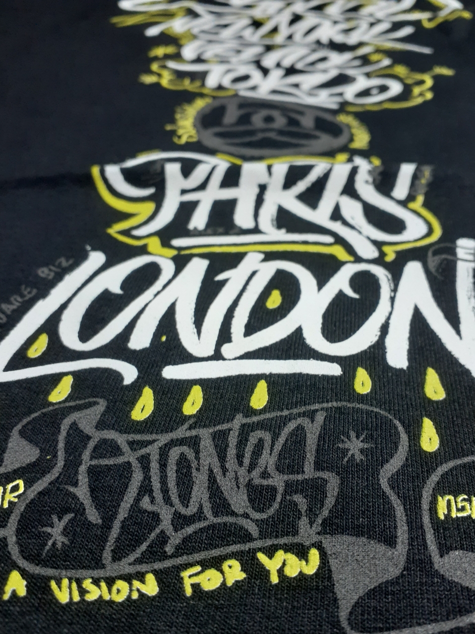 Stussy x Born X Raised Handstyles T-Shirt Black 착용 스타일 - 2