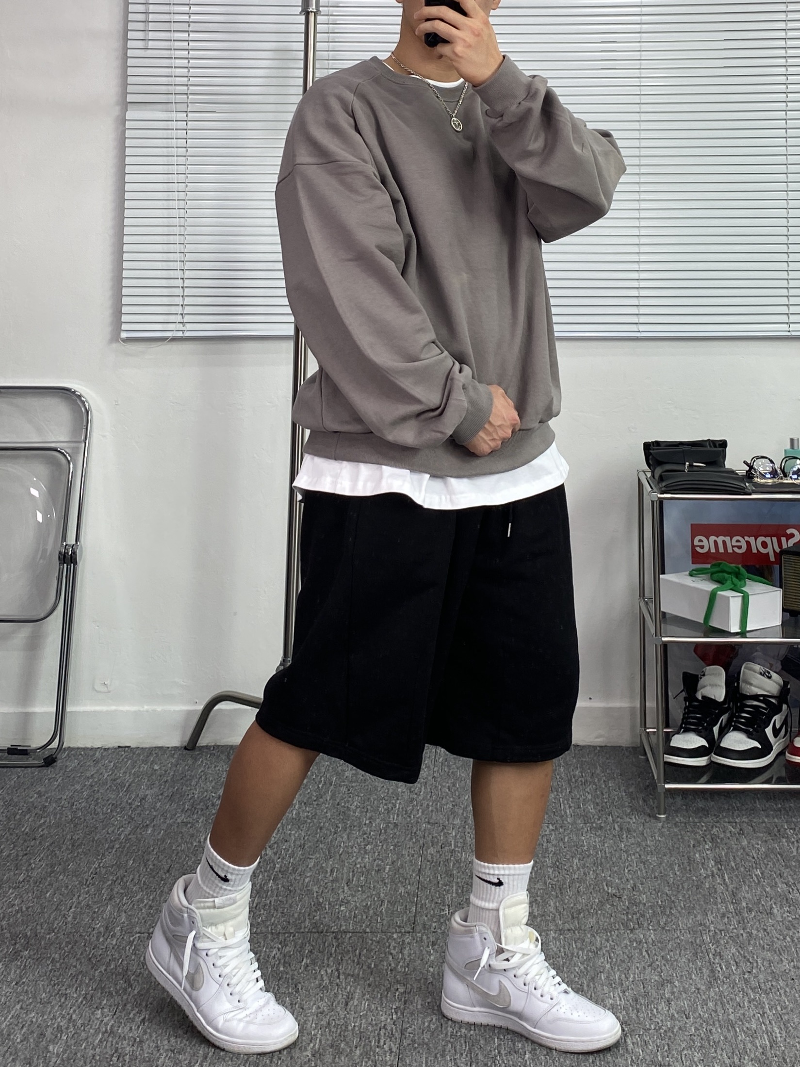 Jordan 1 High 85 Neutral Grey 착용 스타일 - 5