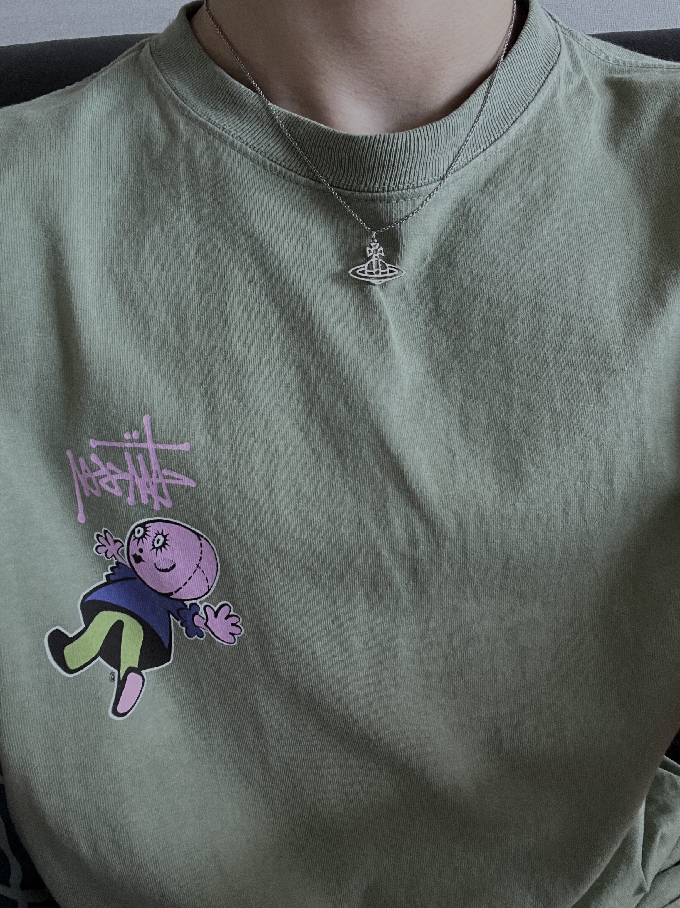 Vivienne Westwood Thin Line Short Flat Orb Pendant Silver, Stussy Dollie Pigment Dyed T-Shirt Artichoke 착용 스타일