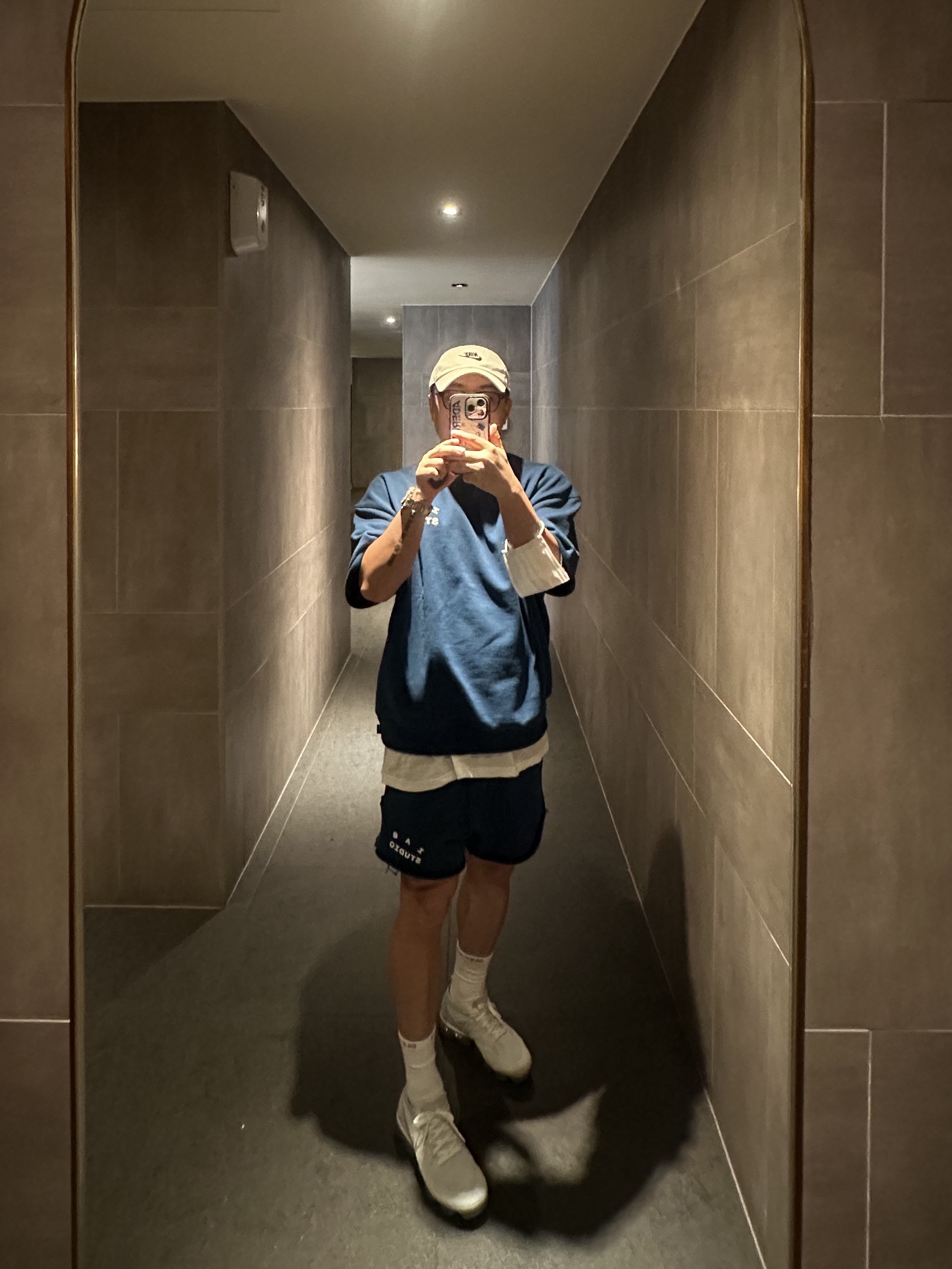 IAB Studio Heavy Short Sleeve Sweatshirt Navy - 23FW, IAB Studio Heavy Sweatshorts Navy - 23FW 착용 스타일