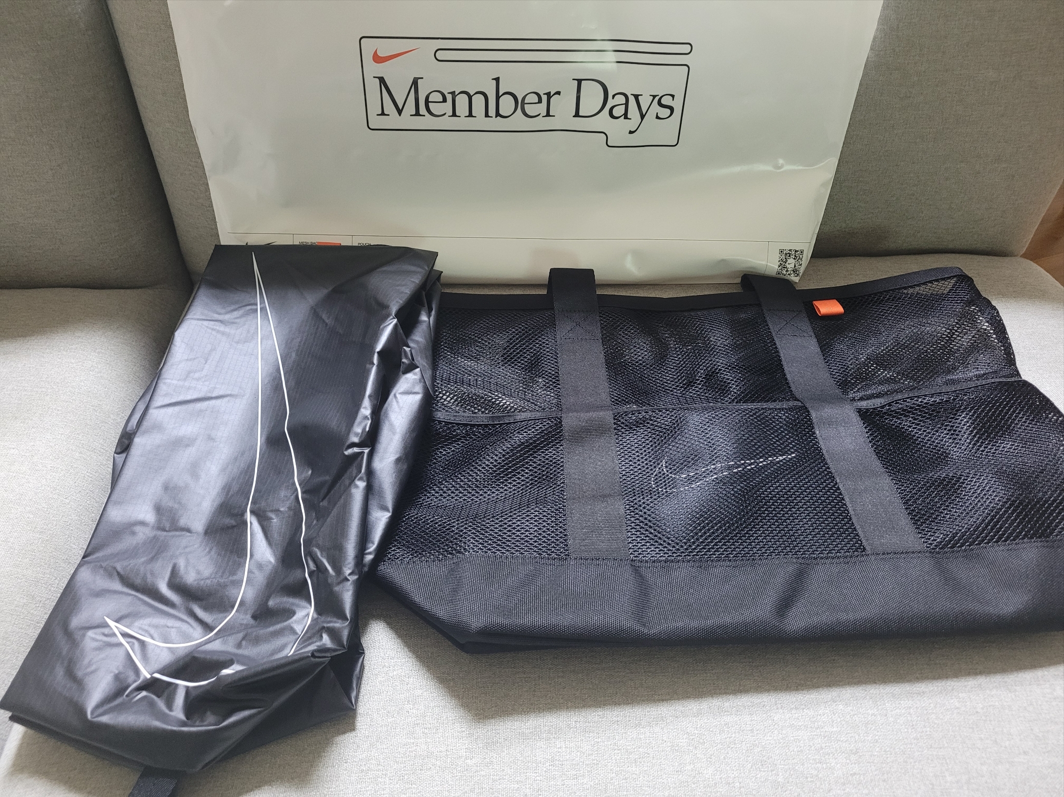 Nike Member Days Sports Mesh Bag & Pouch 착용 스타일