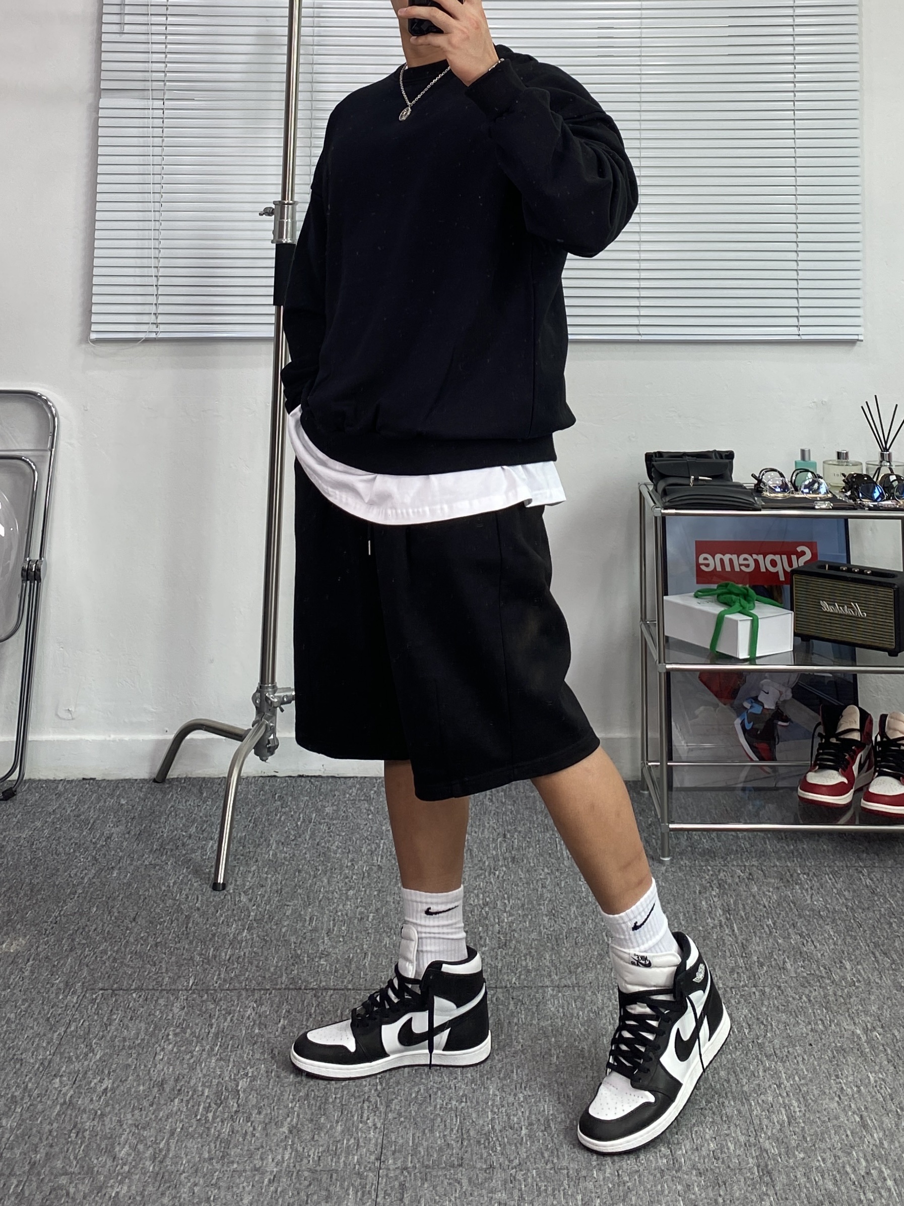 Jordan 1 High 85 Black White 착용 스타일 - 4