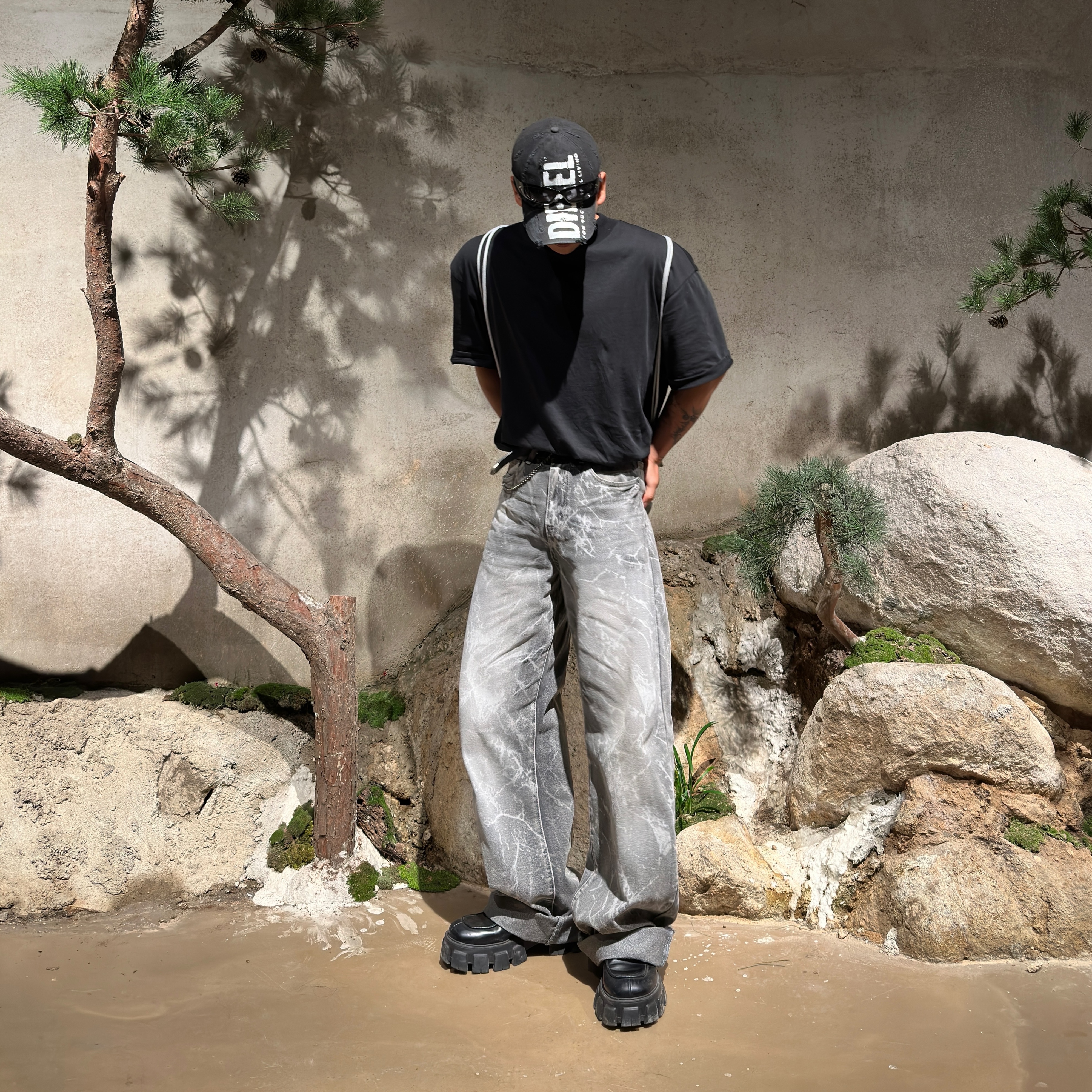 Diesel C-Ewan Baseball Cap with Diesel Lettering Black, Prada Monolith Brushed Leather Lace-Up Shoes Black 착용 스타일