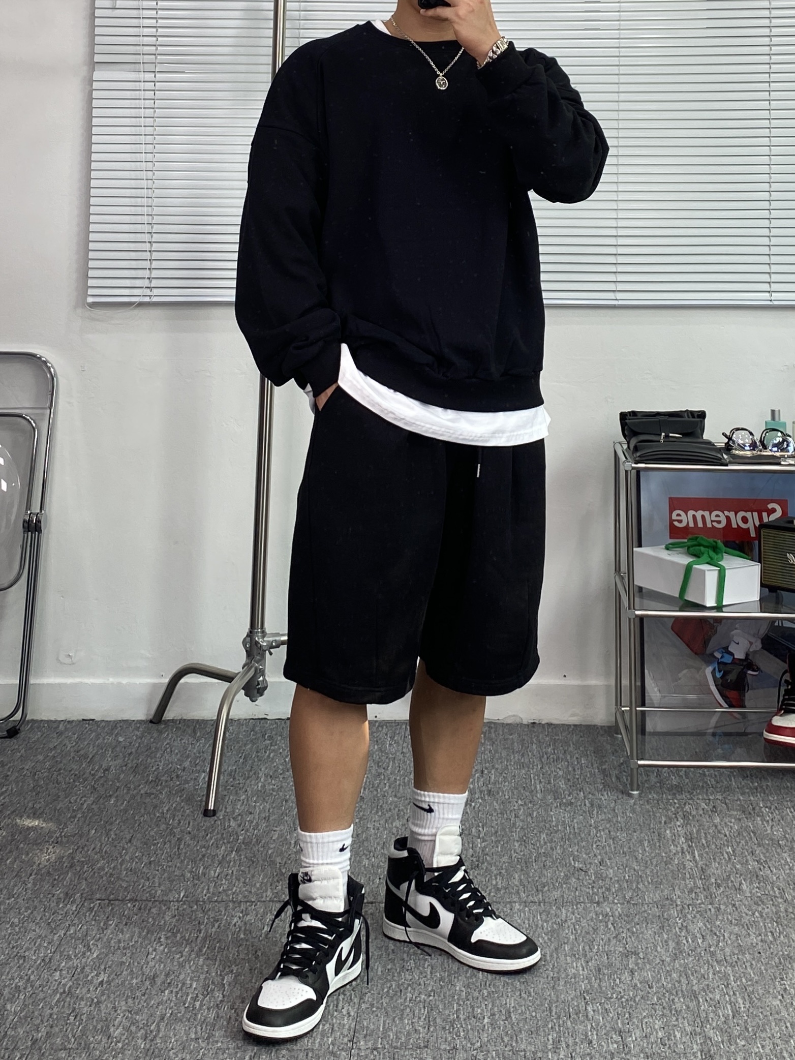 Jordan 1 High 85 Black White 착용 스타일 - 2