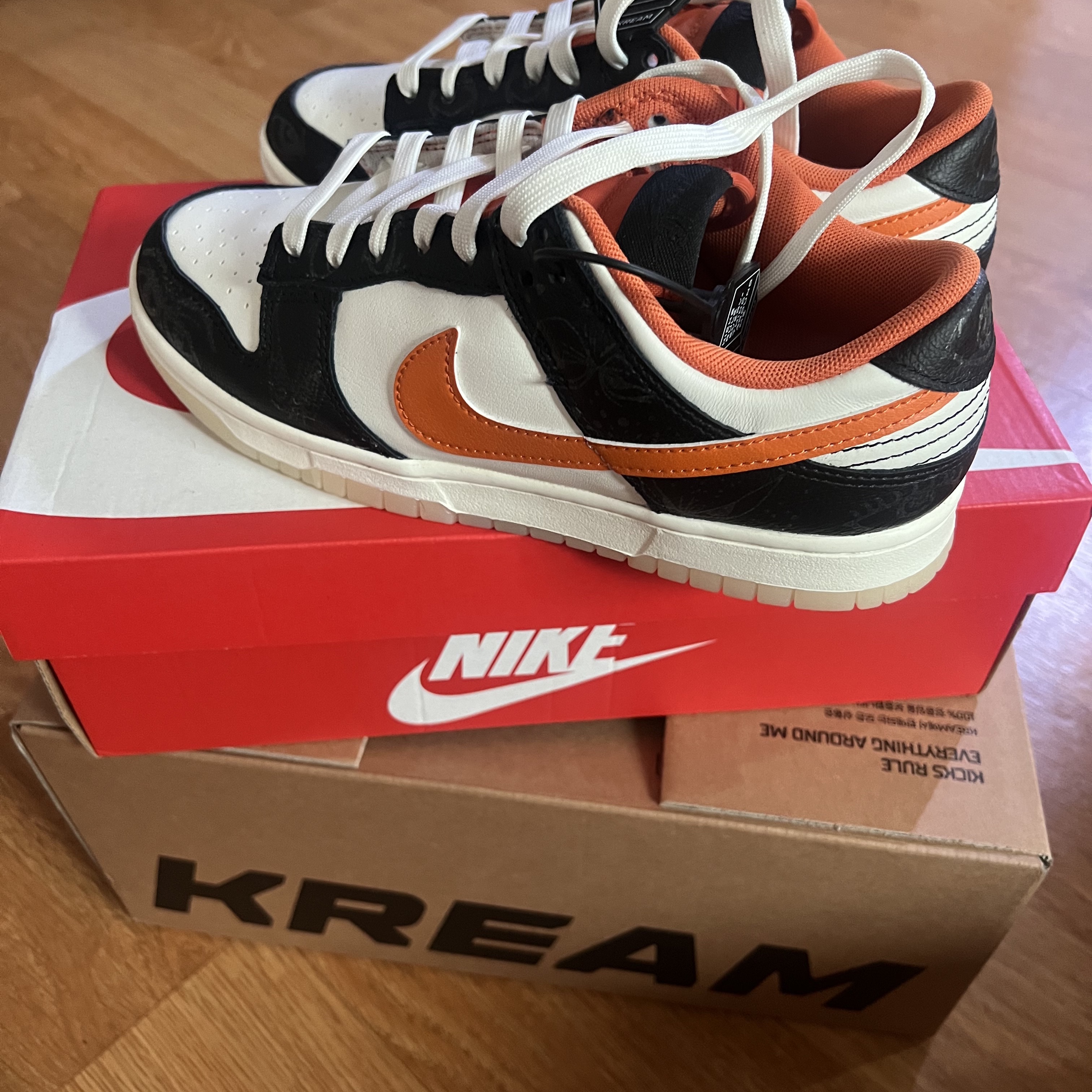 Nike Dunk Low Retro PRM Halloween 착용 스타일