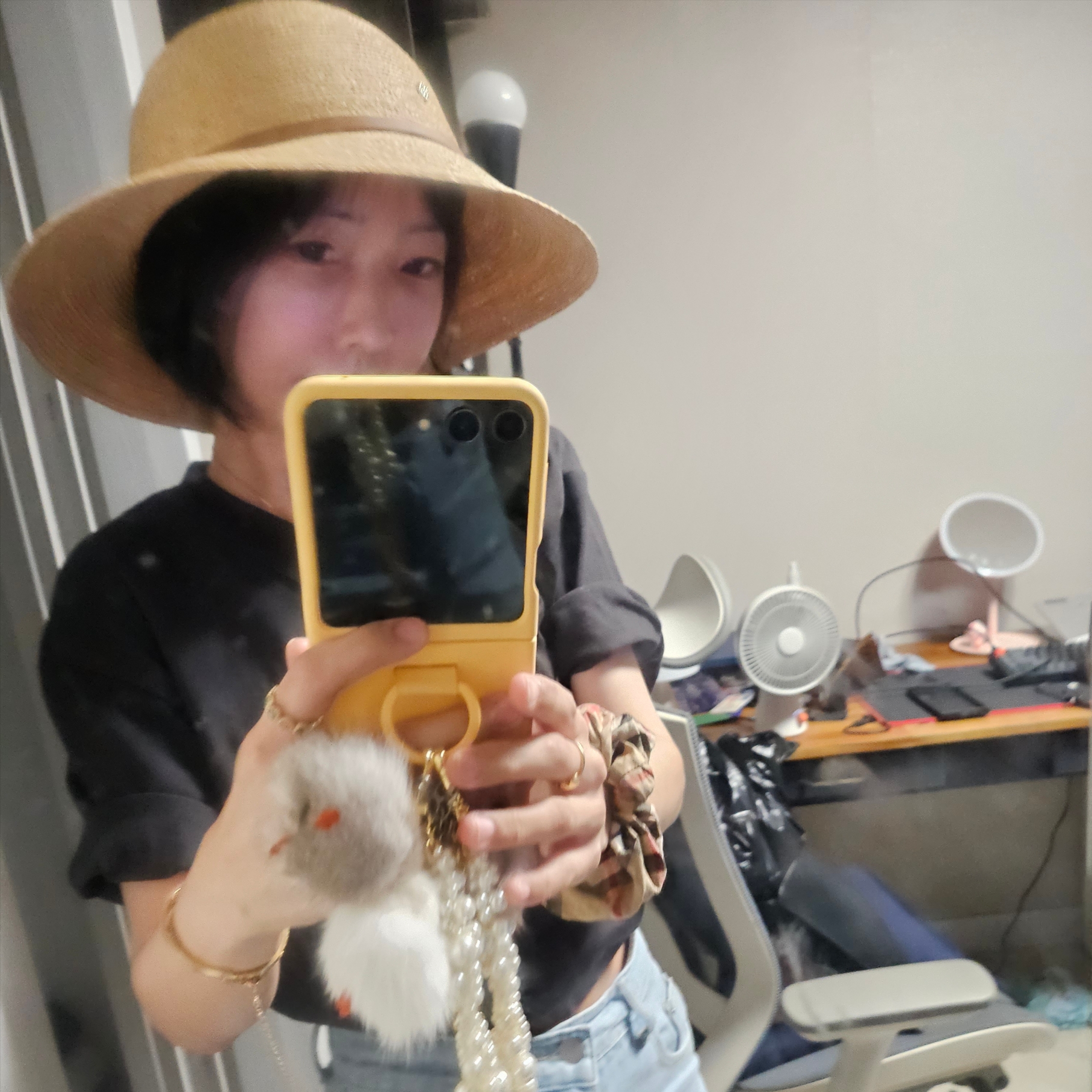 (W) Helen Kaminski Besa 9 Natural Tan 착용 스타일