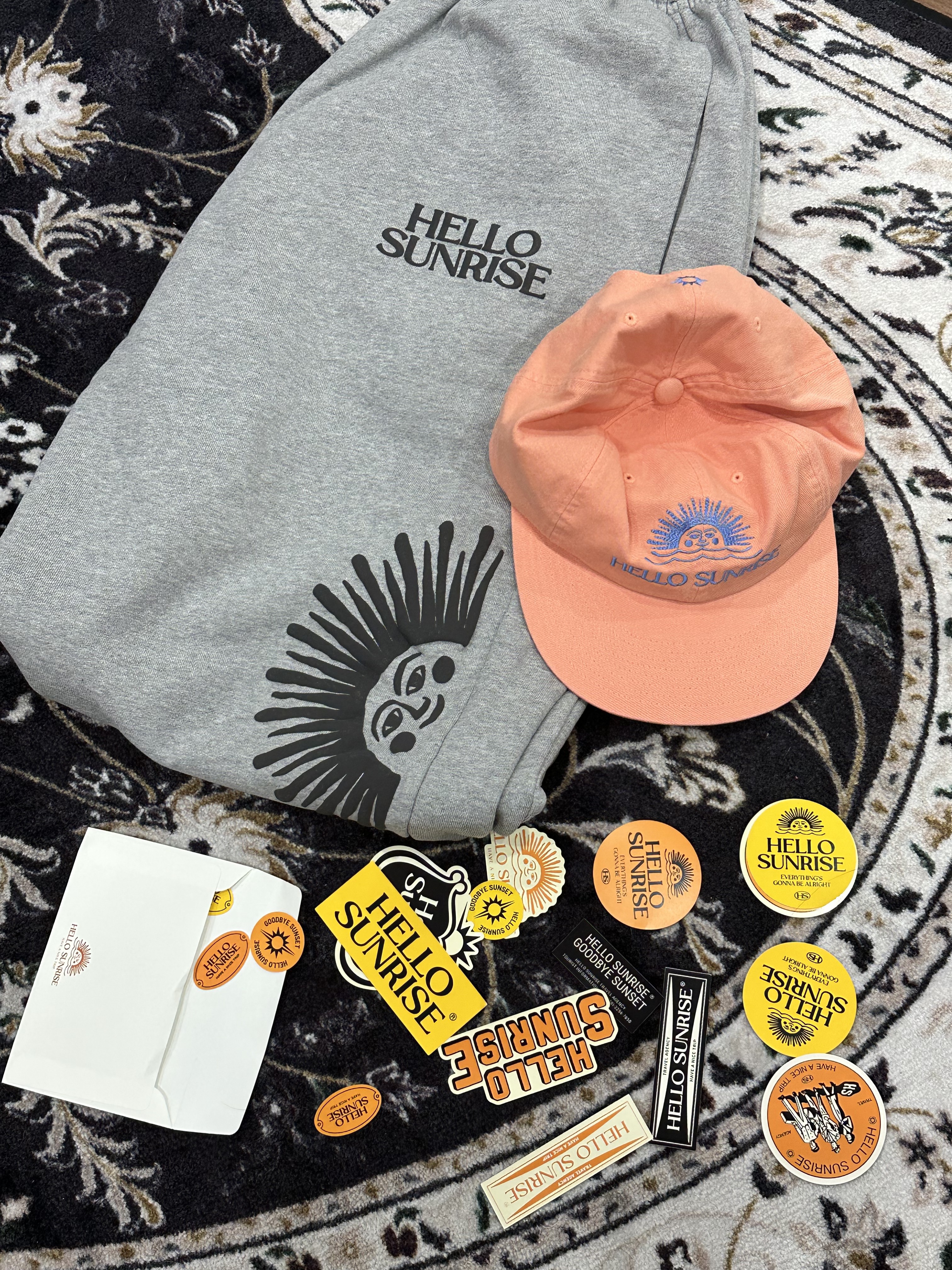 CDG Oversized T-Shirt1 White, (W) Nike Dunk Low SE Sun Club Sanded Gold 착용 스타일 - 5