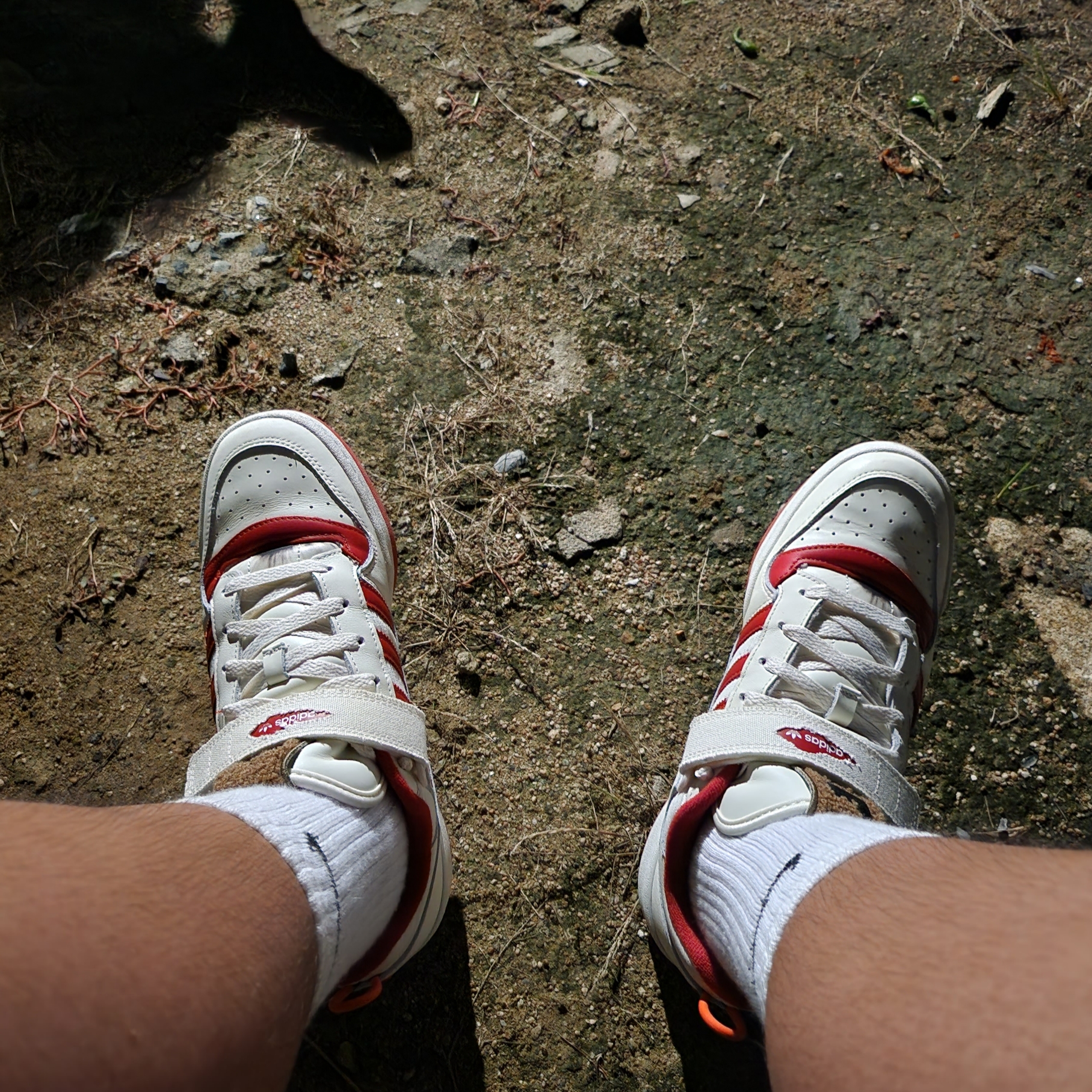 Adidas Forum Low Home Alone 착용 스타일