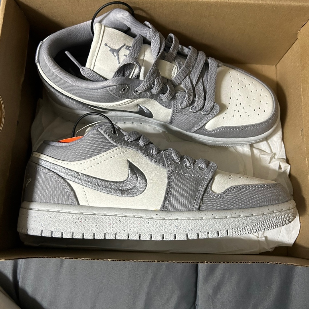 (W) Jordan 1 Low SE Light Steel Grey 착용 스타일 - 2