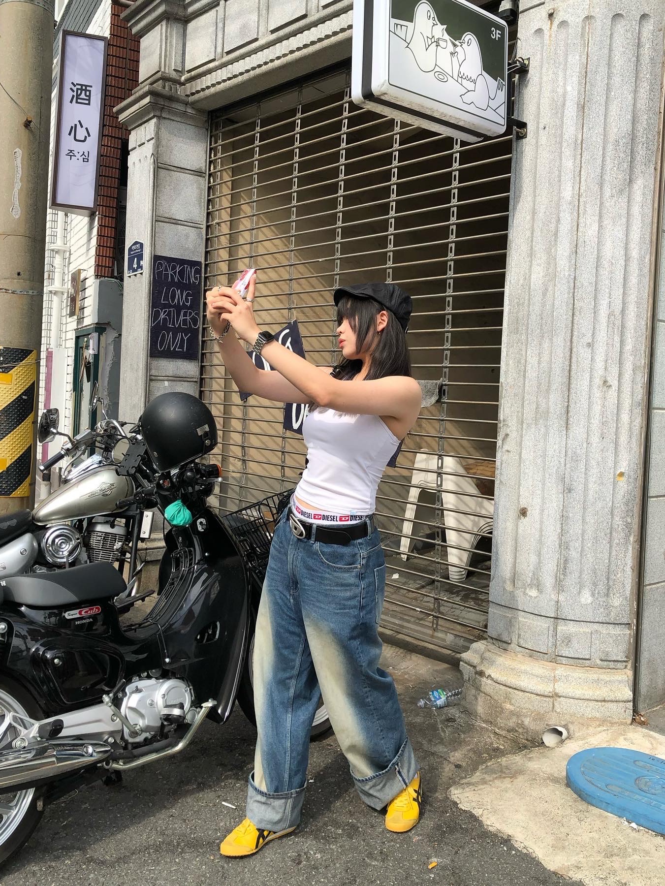 Onitsuka Tiger Mexico 66 Yellow Black, Diesel B-1DR Leather Belt with D Buckle Black 착용 스타일 - 1