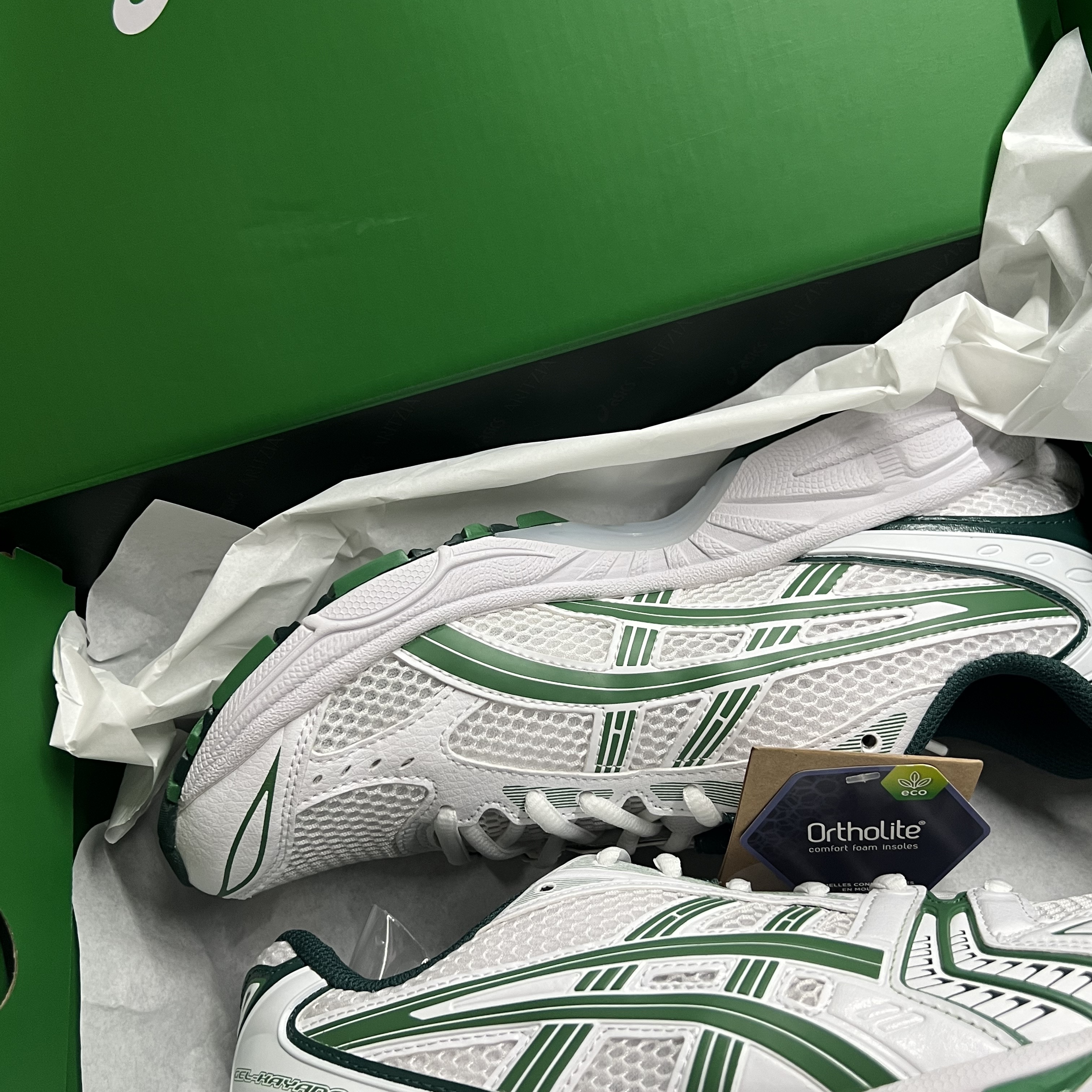 Asics x Aritzia Gel-Kayano 14 White Leprechaun 착용 스타일 - 2