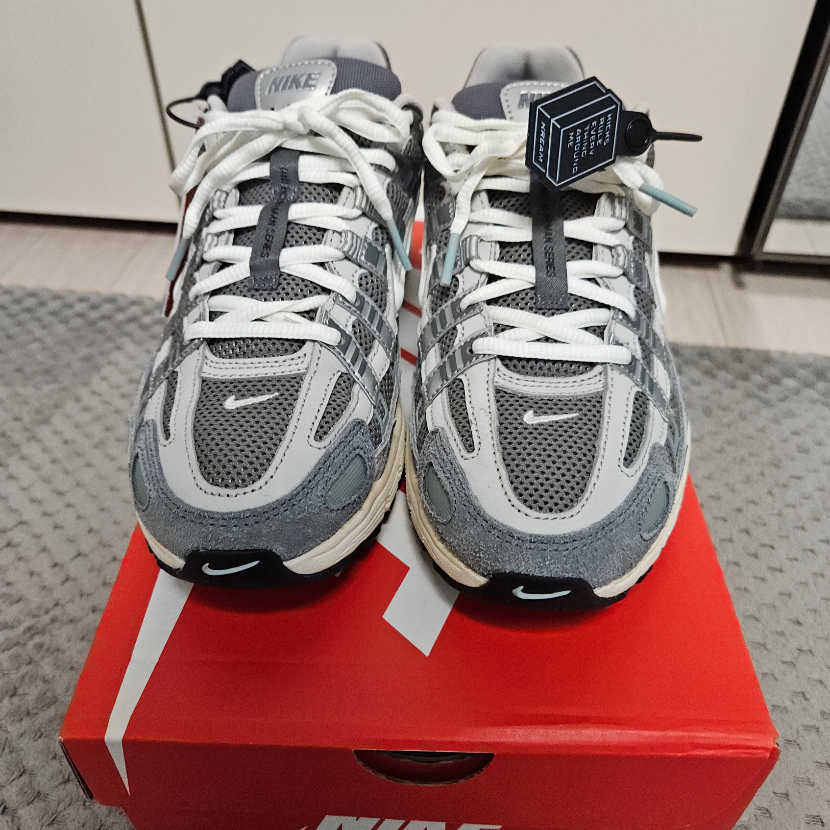 Nike P-6000 Flat Pewter Light Iron Ore 착용 스타일 - 2