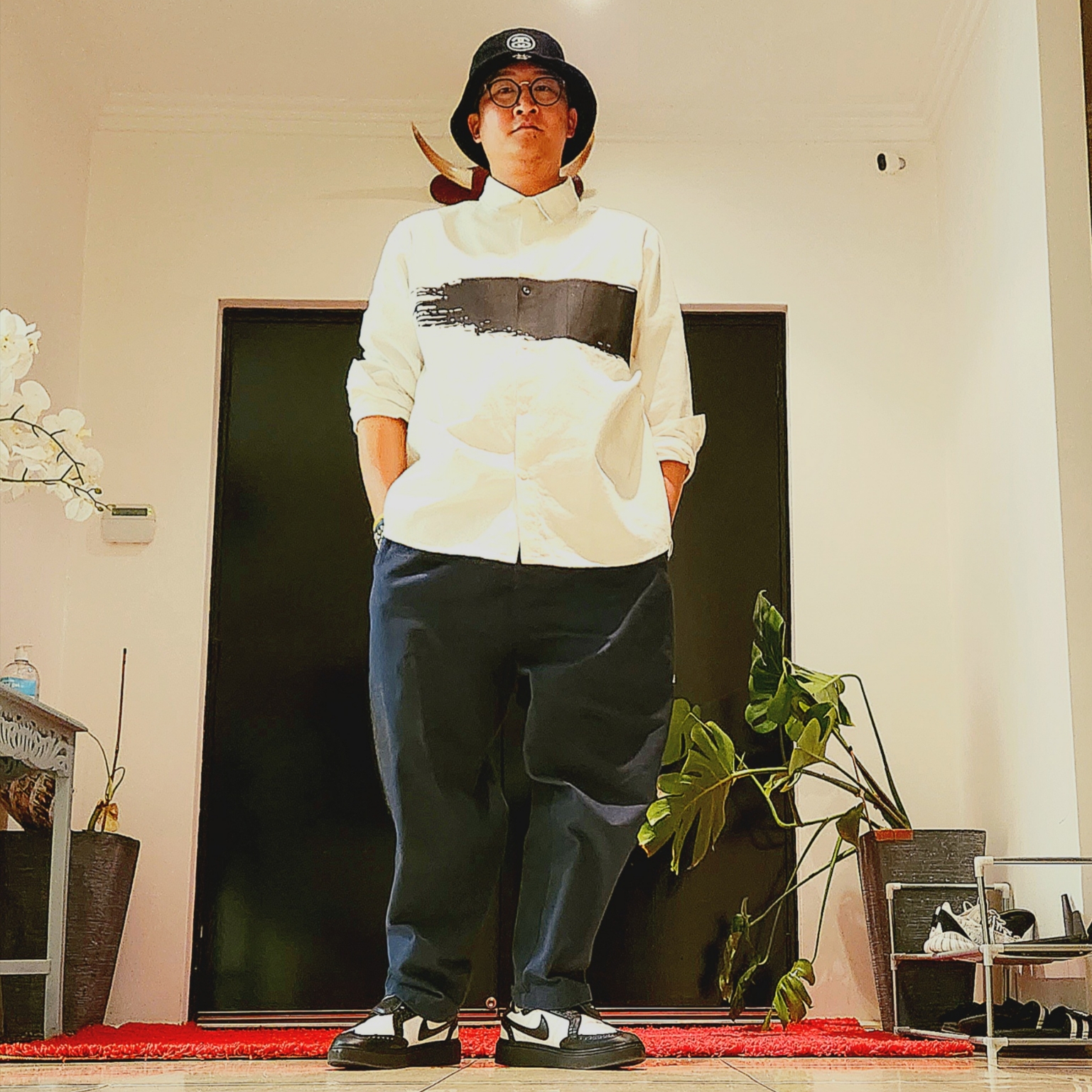 Nike x Peaceminusone Kwondo1 Black and White, Stussy SS Link Deep Bucket Hat Black 착용 스타일 - 2