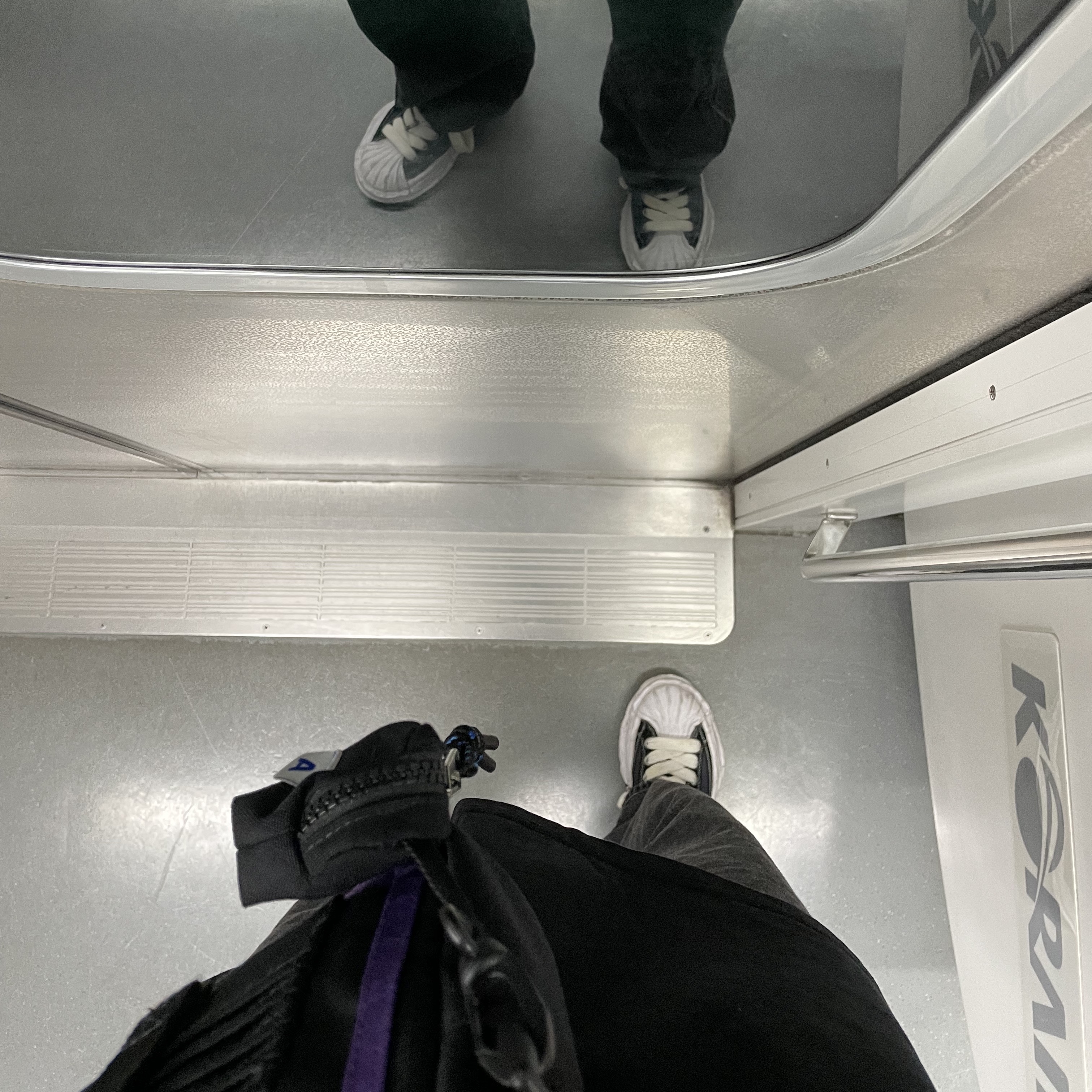 Ader Error x Eastpak CrossBody Bag Black, Maison Mihara Yasuhiro Blakey OG Sole Canvas Low-top Sneakers Black White 착용 스타일