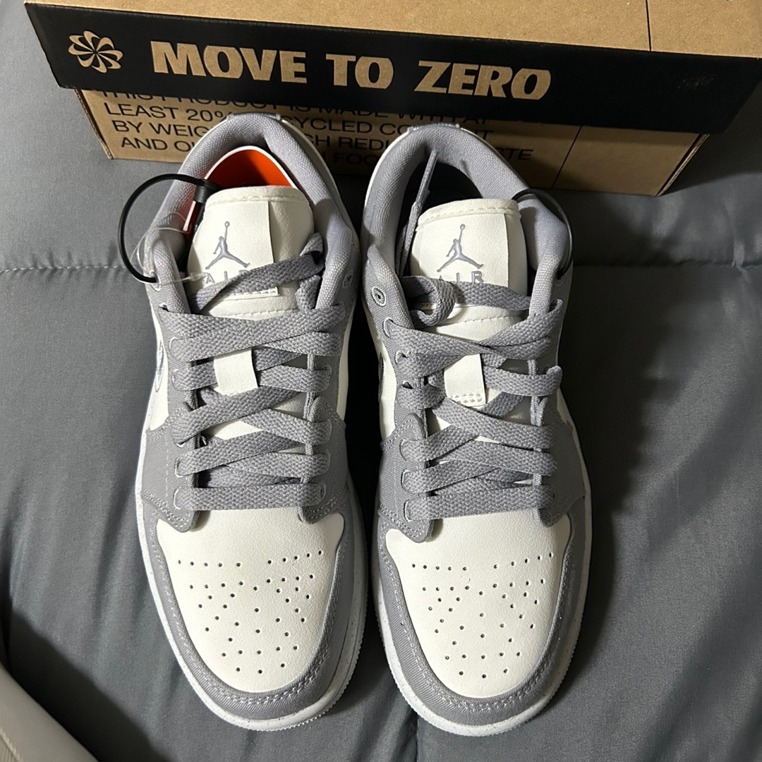 (W) Jordan 1 Low SE Light Steel Grey 착용 스타일 - 3