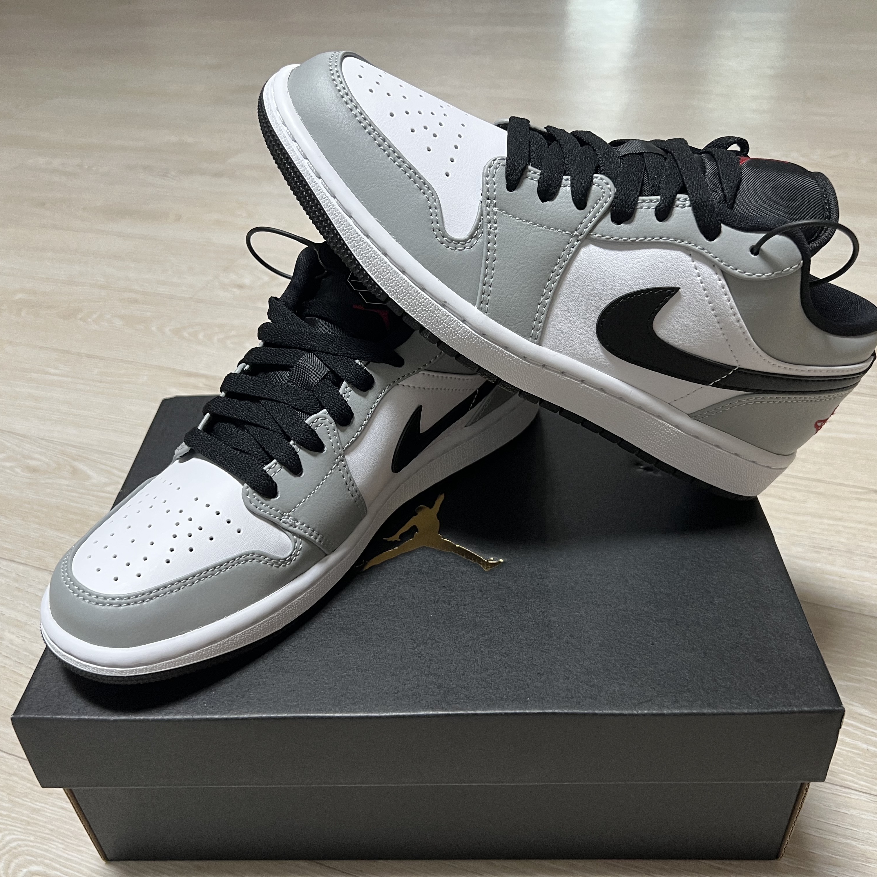 Jordan 1 Low Light Smoke Grey 착용 스타일 - 2