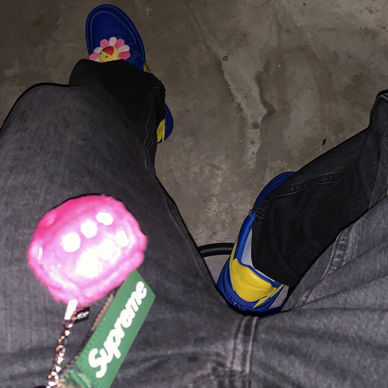 Nike x Ambush Air Force 1 Low SP Game Royal and Vivid Sulfur, Stussy Fuzzy Dice Keychain Pink 착용 스타일