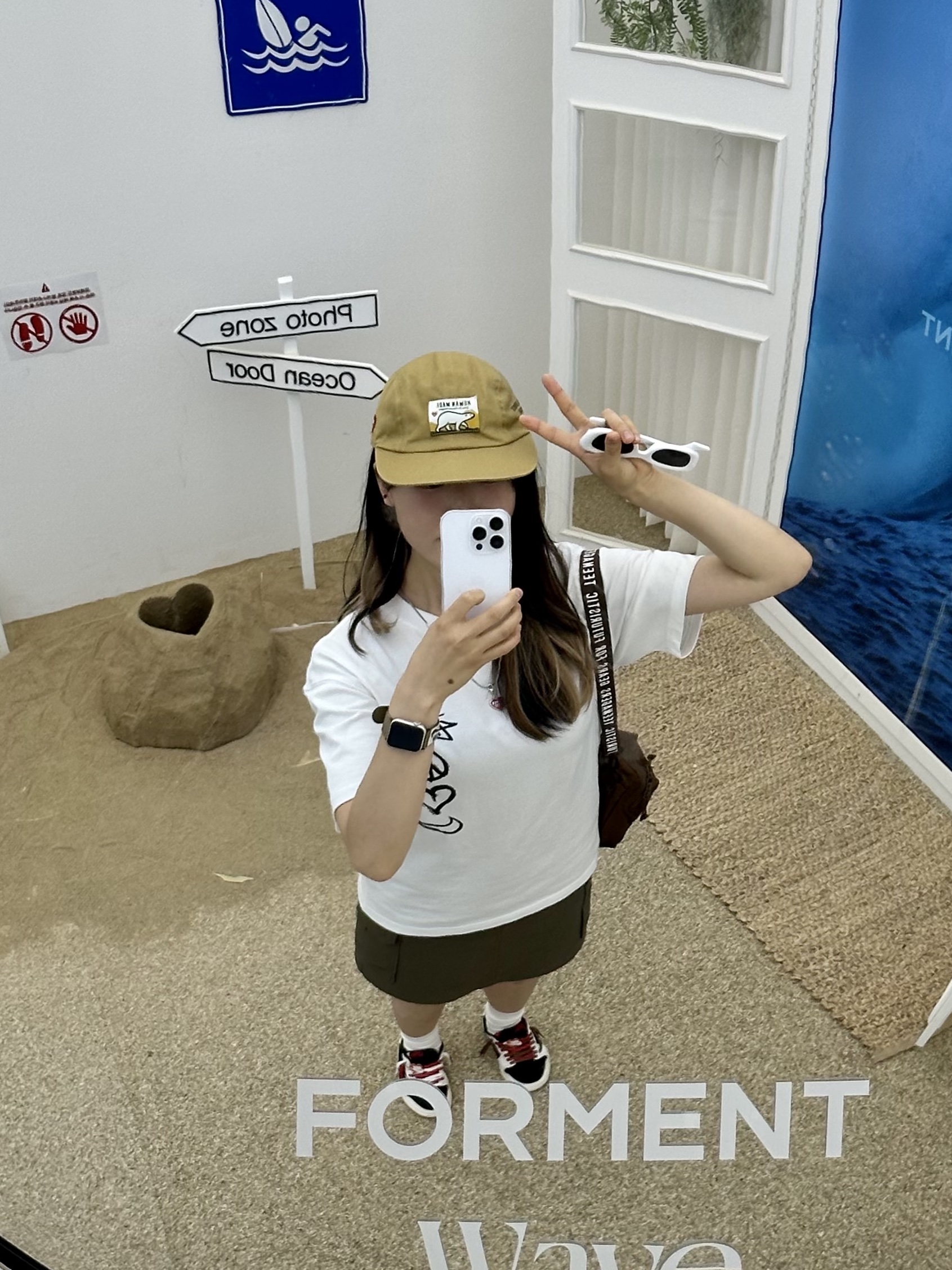 Human Made 4-Panel Twill Cap Beige, Nike x Stussy NRG RA T-Shirt Summit White (DM4942-121) 착용 스타일 - 2