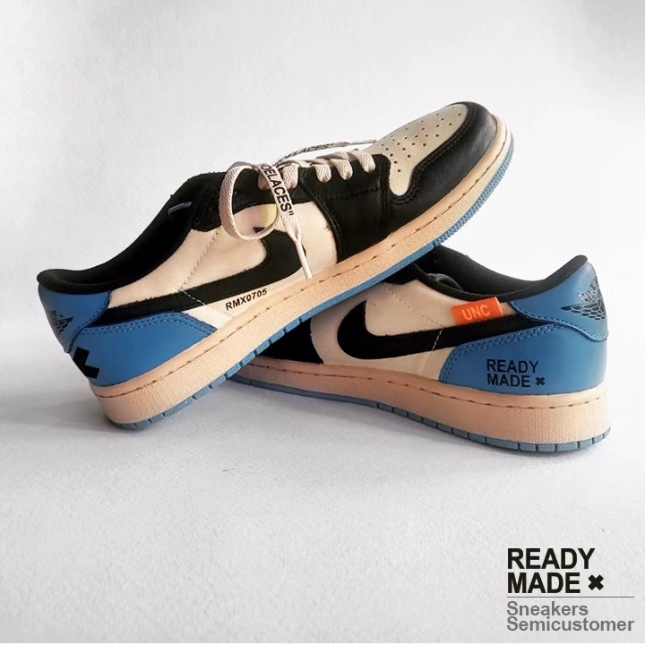 Jordan 1 Retro Low OG Black and Dark Powder Blue 착용 스타일 - 2