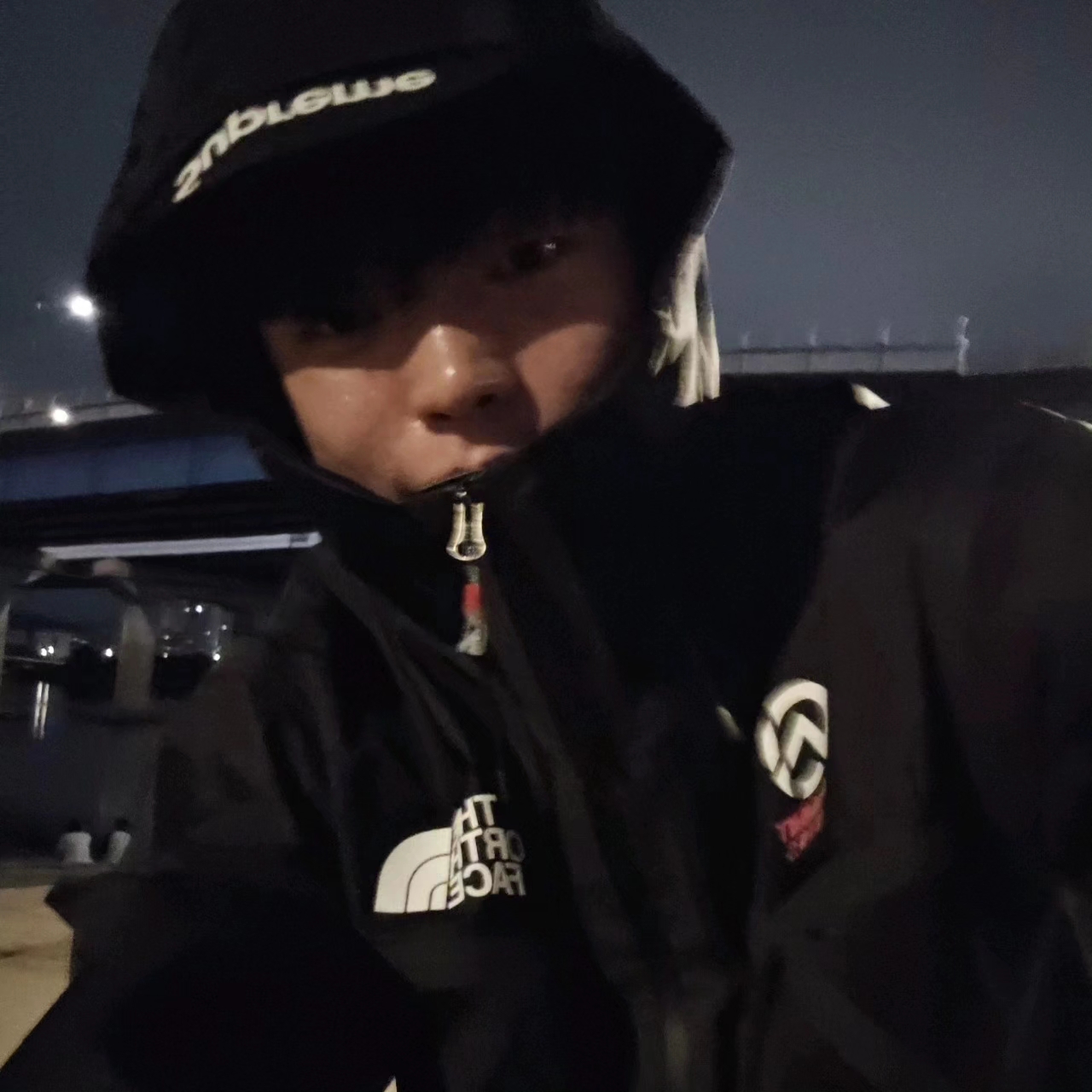 Supreme x The North Face Summit Series Outer Tape Seam Jacket Black - 21SS, Vivienne Westwood Mini Bas Relief Pendant Silver 착용 스타일 - 1