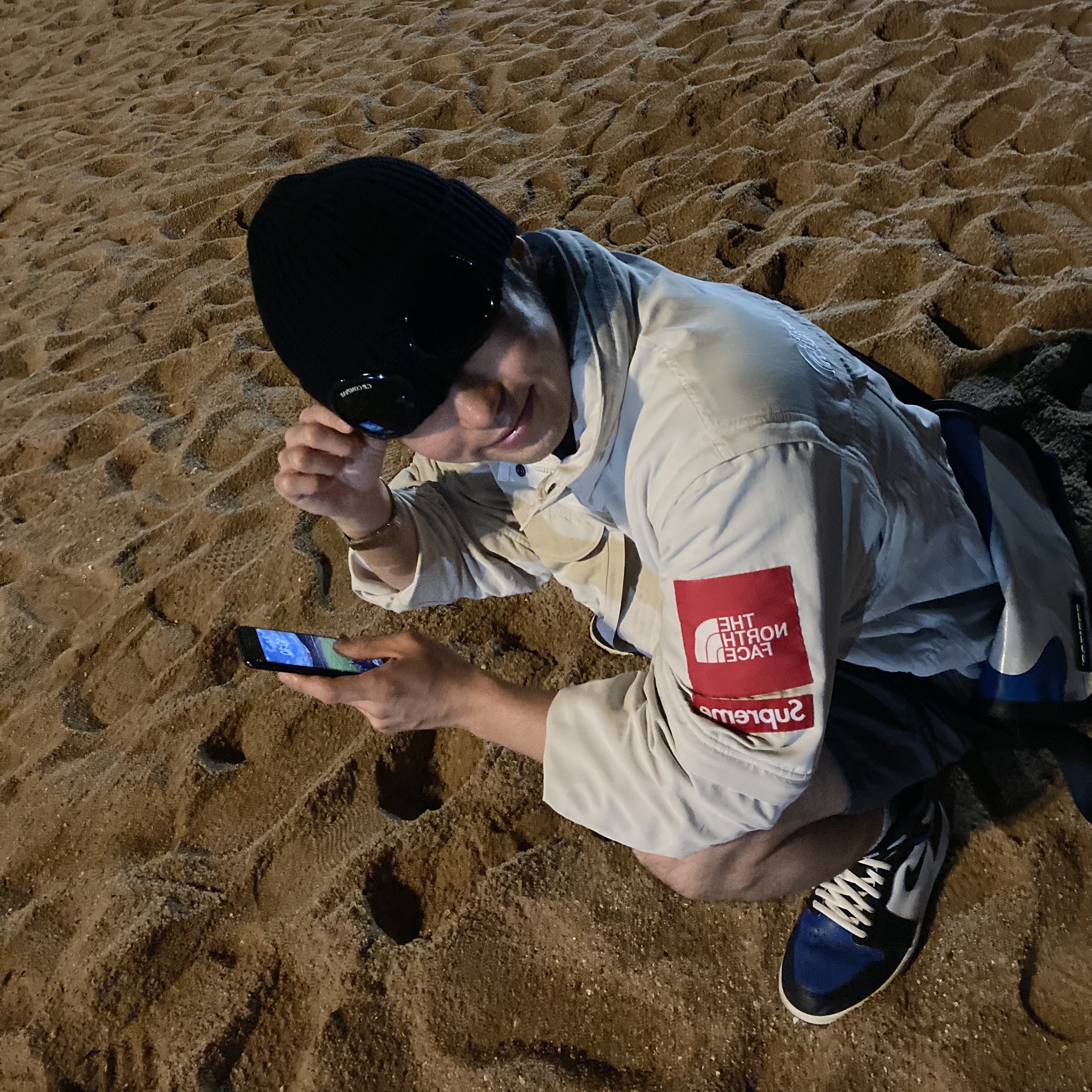 Supreme x The North Face Trekking Convertible Jacket Stone - 22SS, C.P. Company Extra Fine Merino Wool Goggle Beanie Black 착용 스타일 - 3