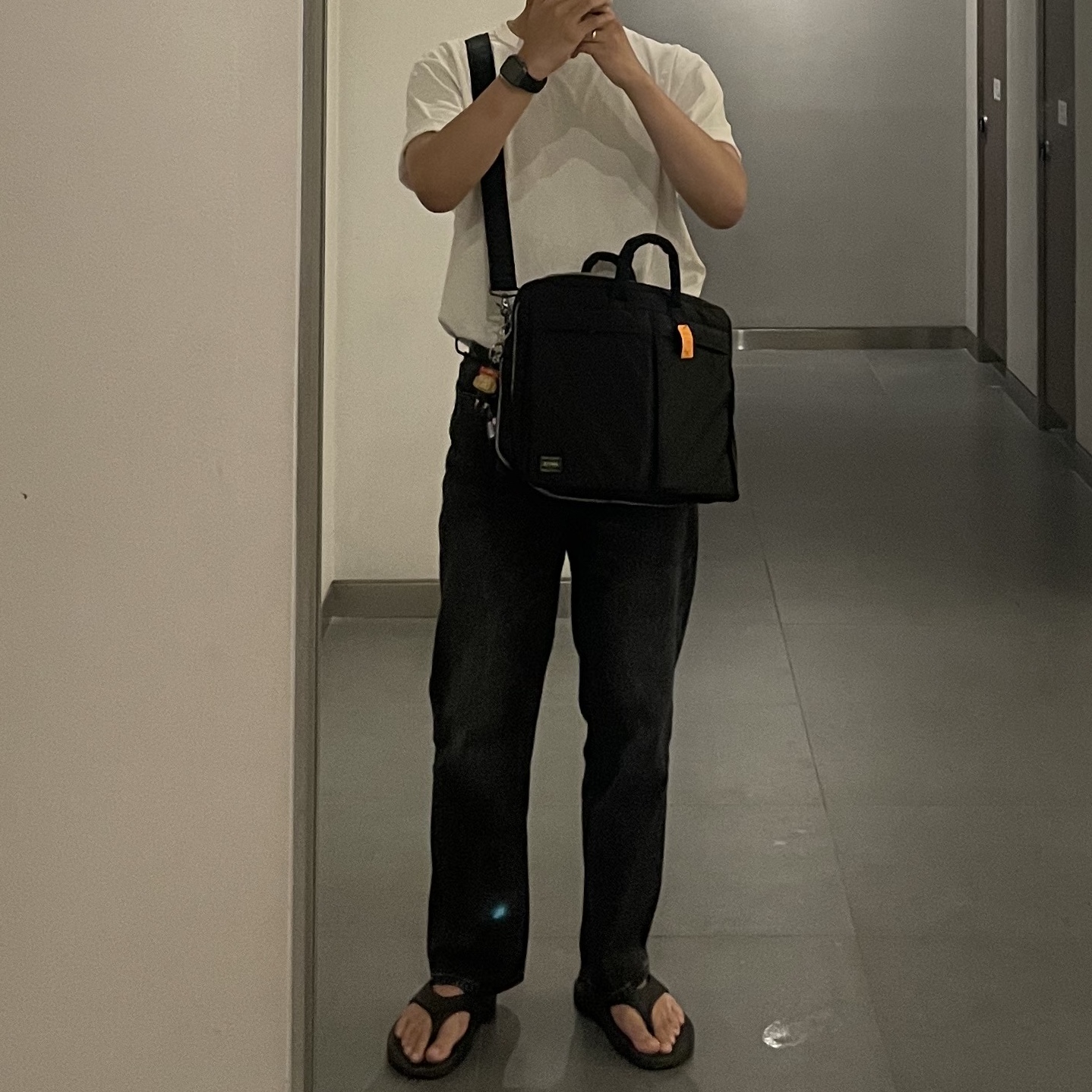 Porter Tanker 2Way Briefcase Black 착용 스타일 - 3