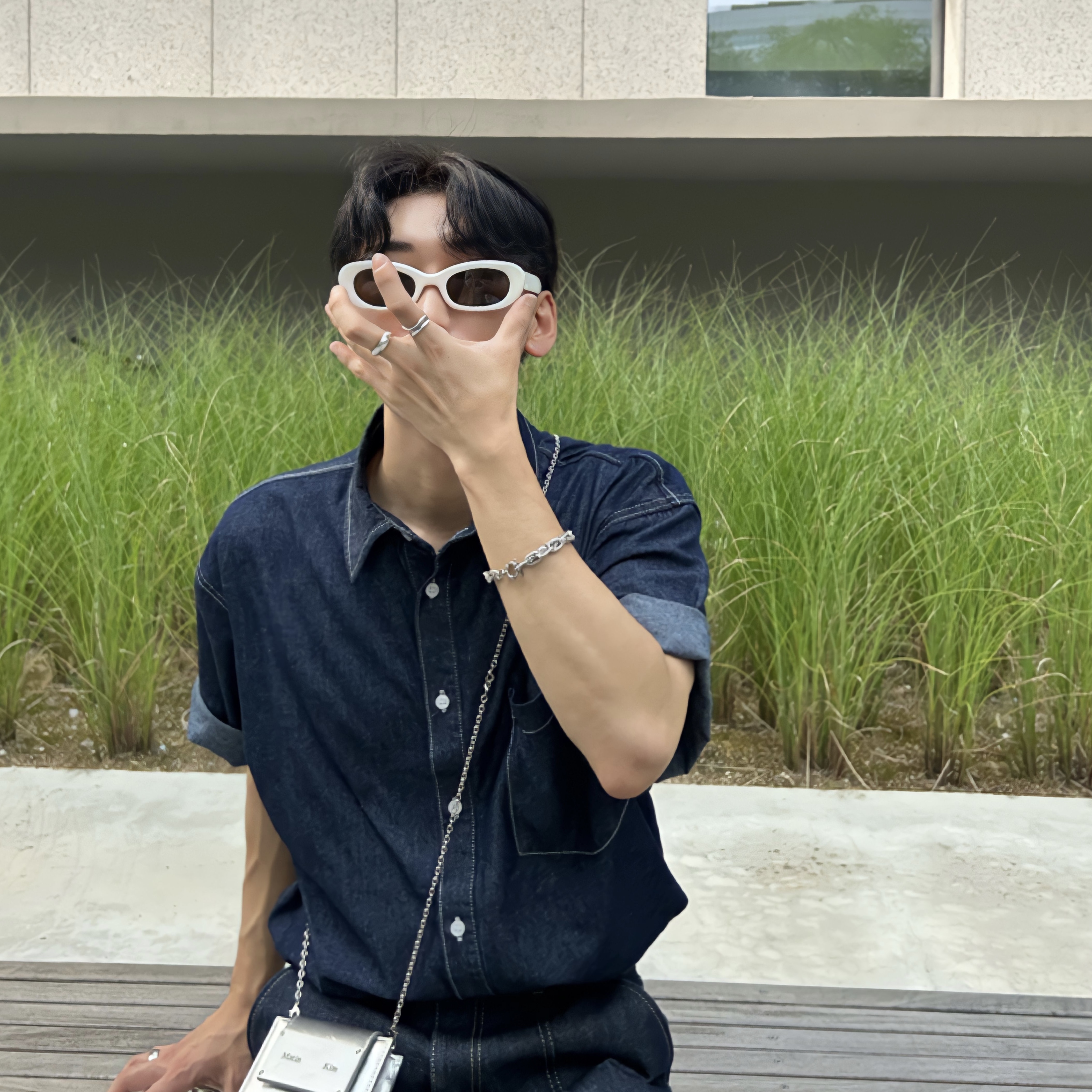 Gentle Monster x Maison Margiela MM004 White Black 착용 스타일 - 2