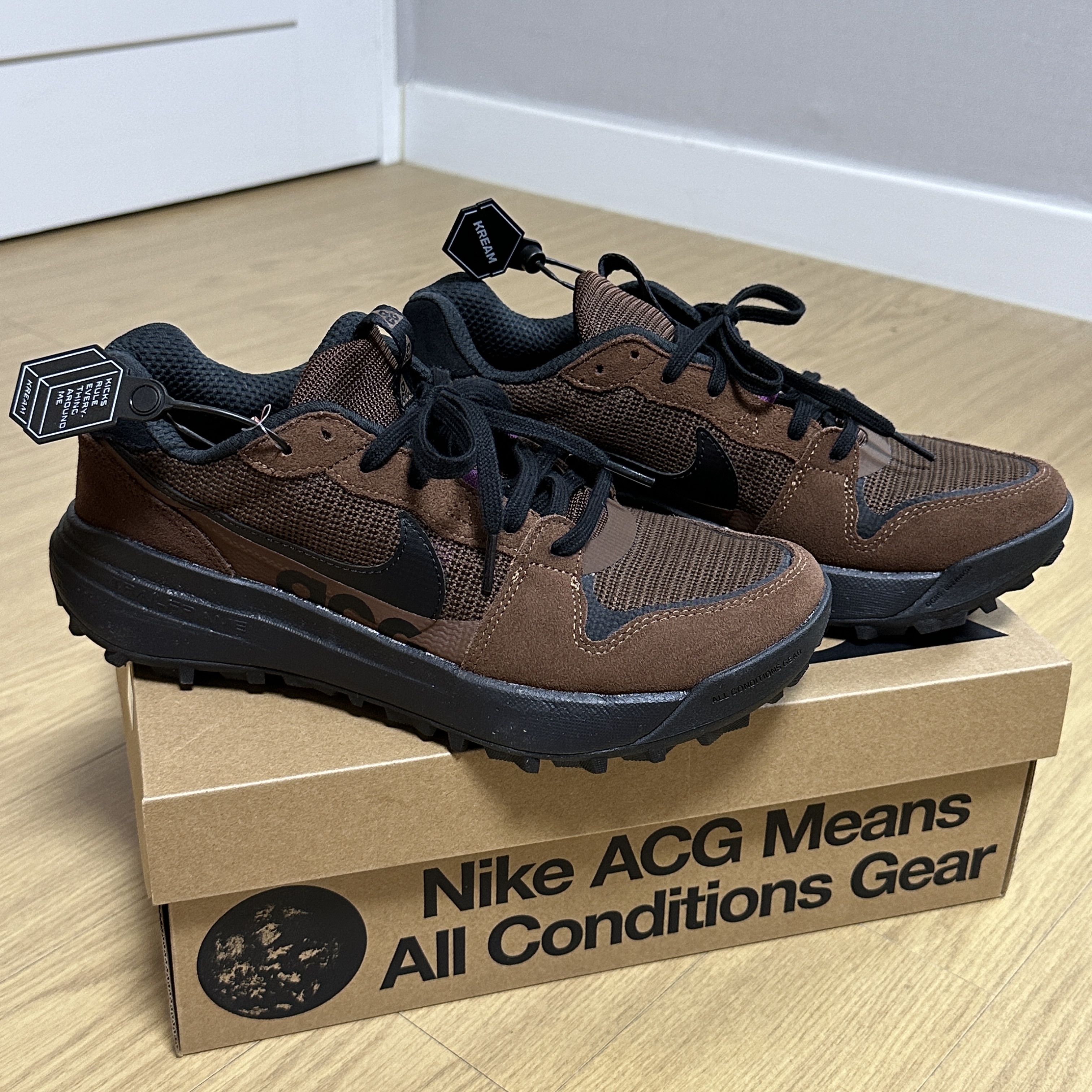 Nike ACG Lowcate Cacao Wow 착용 스타일 - 1
