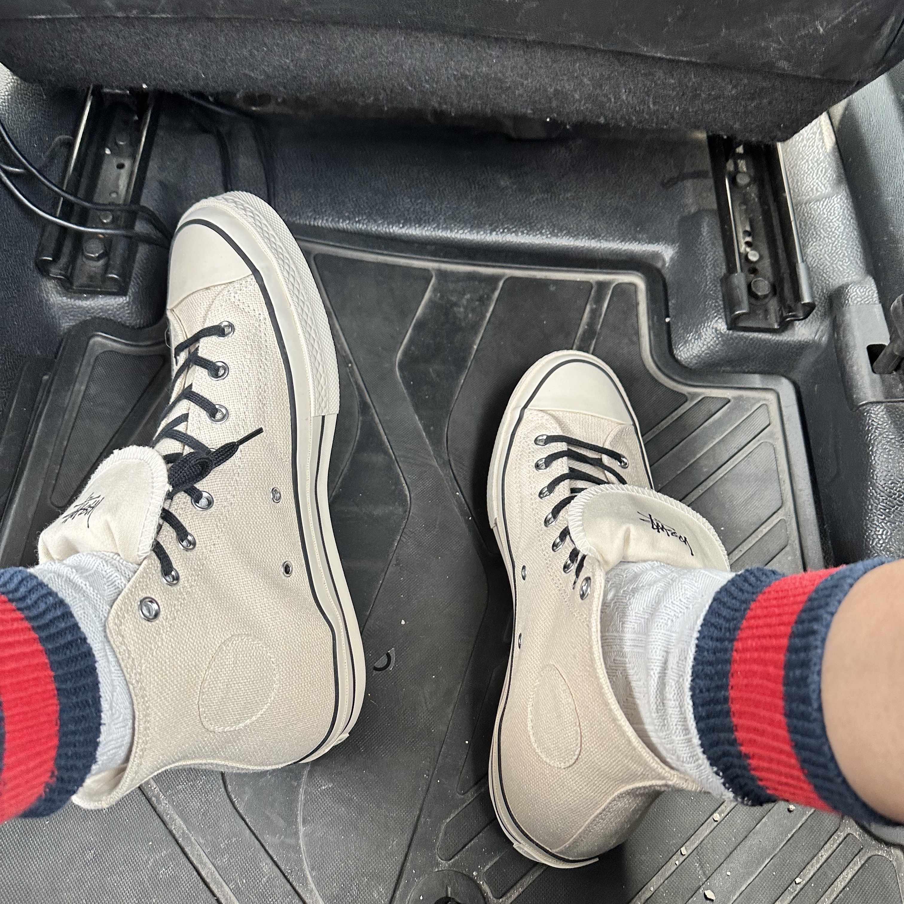 Converse x Stussy Chuck 70 High Natural Ivory, Essentials The Core Collection Sweatshorts Light Oatmeal 착용 스타일 - 4