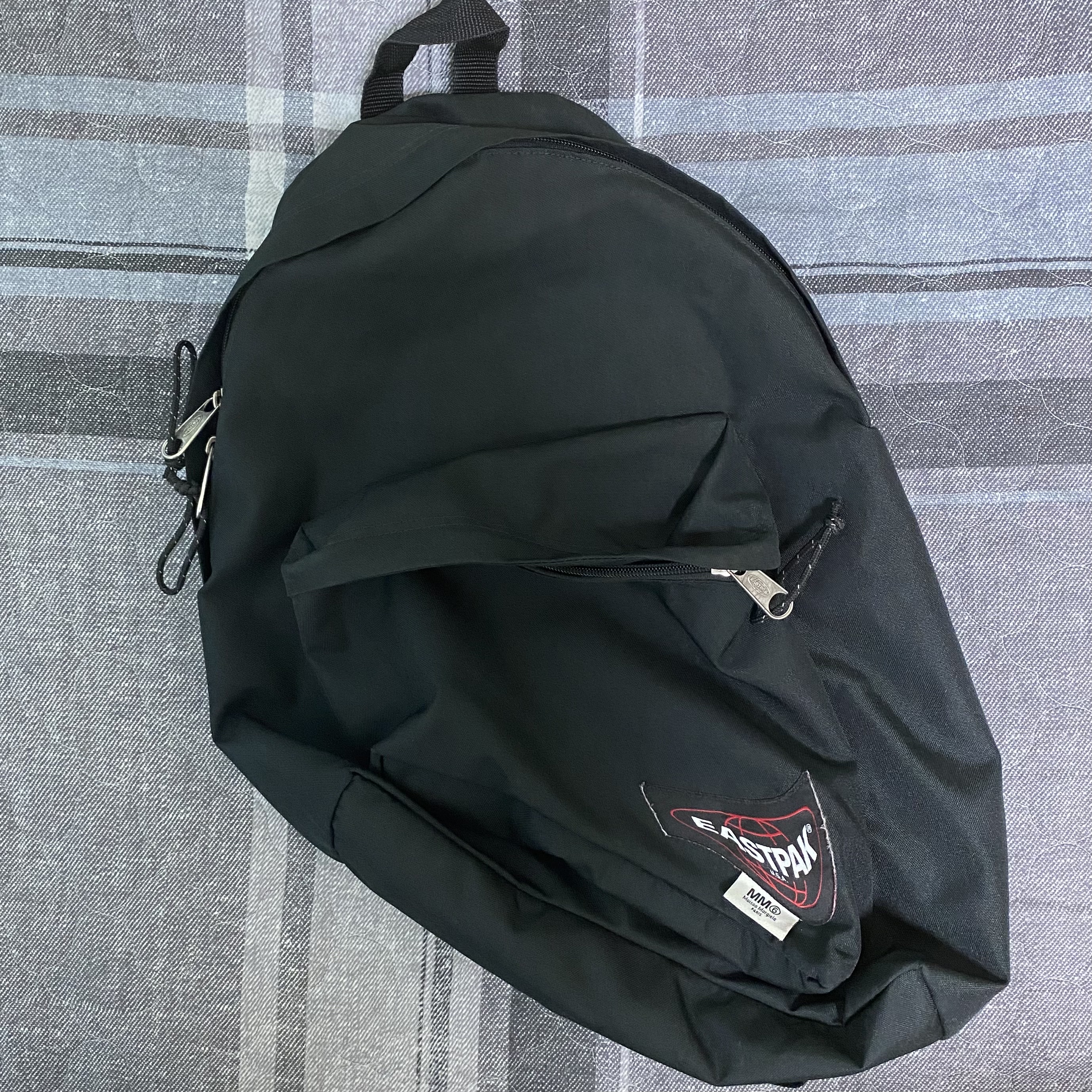 MM6 Maison Margiela x Eastpak Dripping Pak'r Backpack Black 착용 스타일