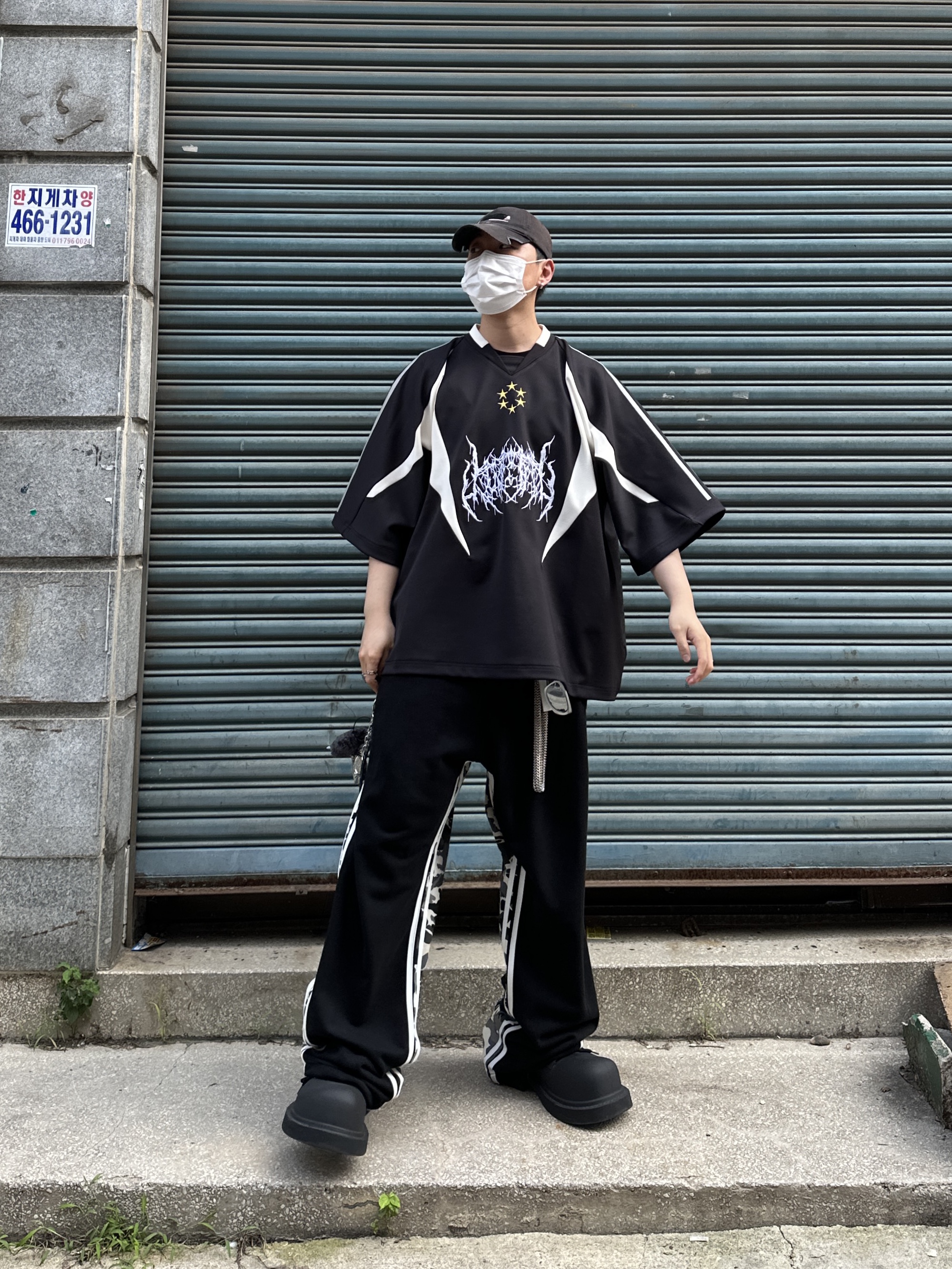 Ourpas 062 Jersey Black, Balenciaga Steroid Derby Black 착용 스타일 - 1