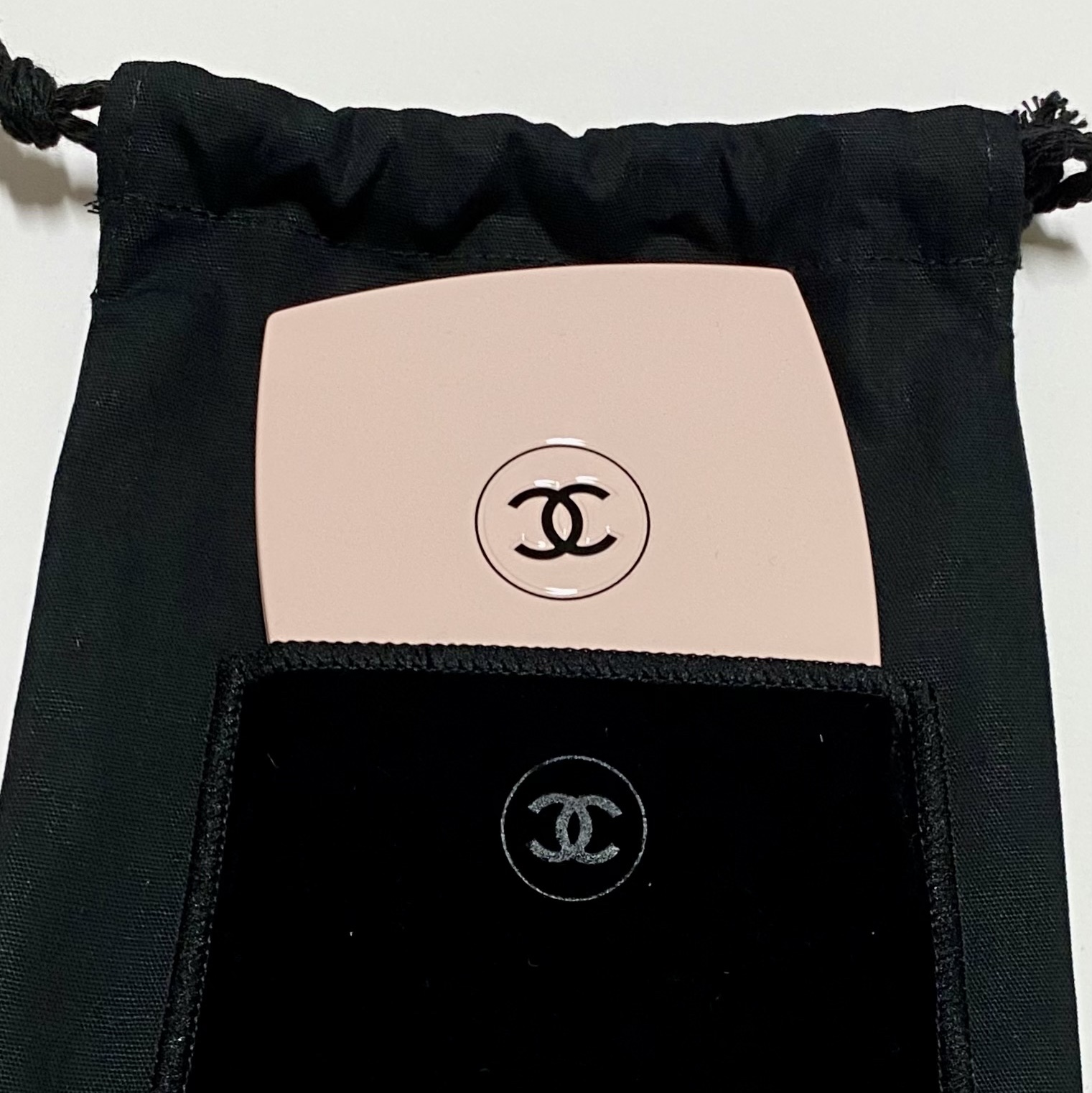 Chanel Codes Couleur Limited Edition Miroir Double Facettes 111 Ballerina 착용 스타일