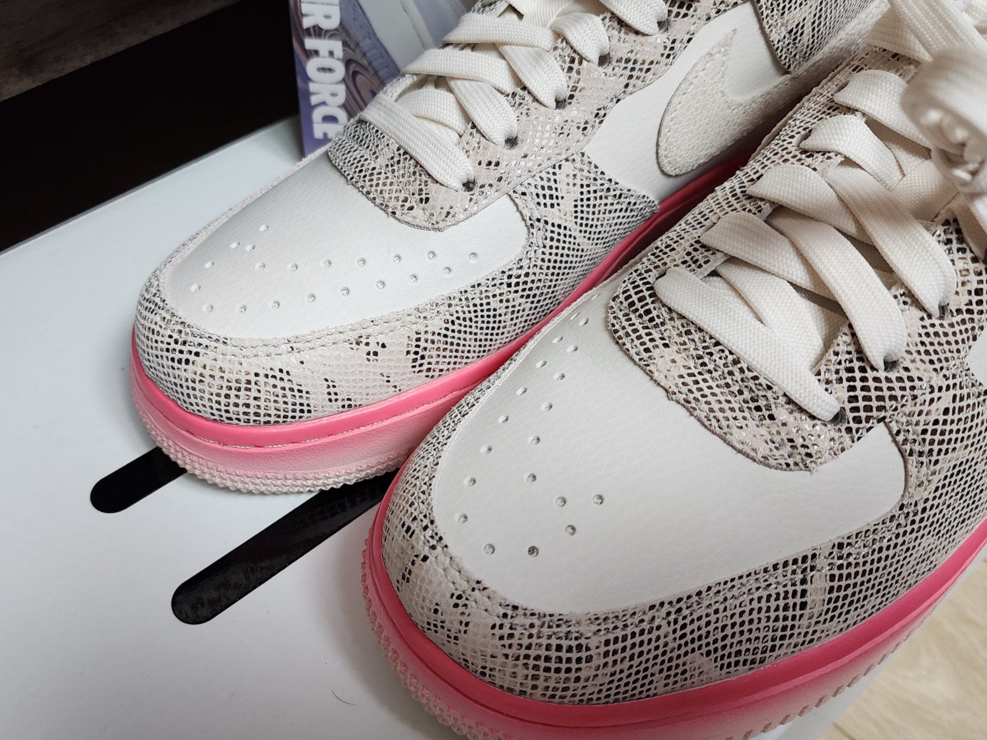 (W) Nike Air Force 1 '07 LX Our Force 1 착용 스타일 - 5