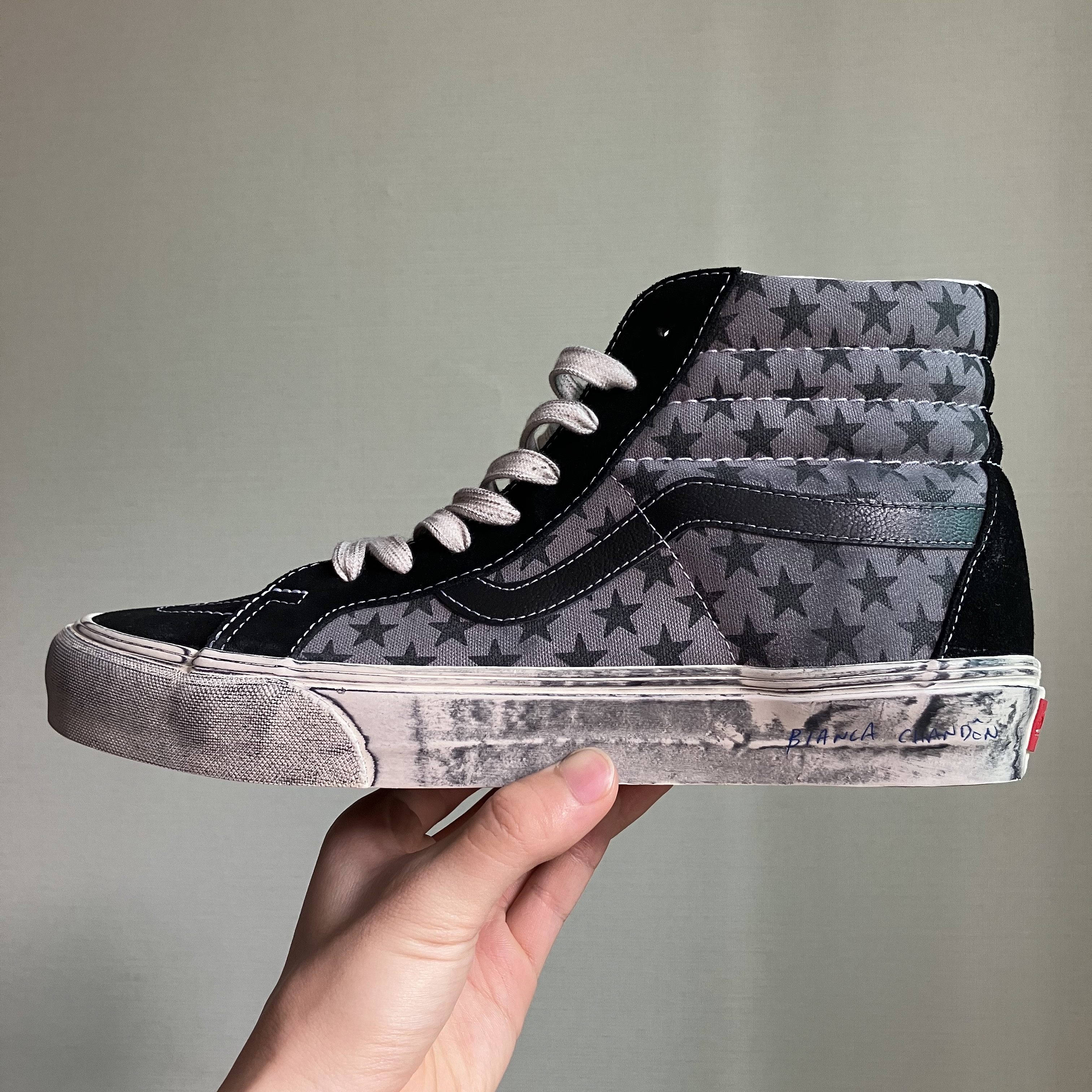Vans Vault x Bianca Chandon Sk8-Hi Reissue LX Stressed Black Gray 착용 스타일