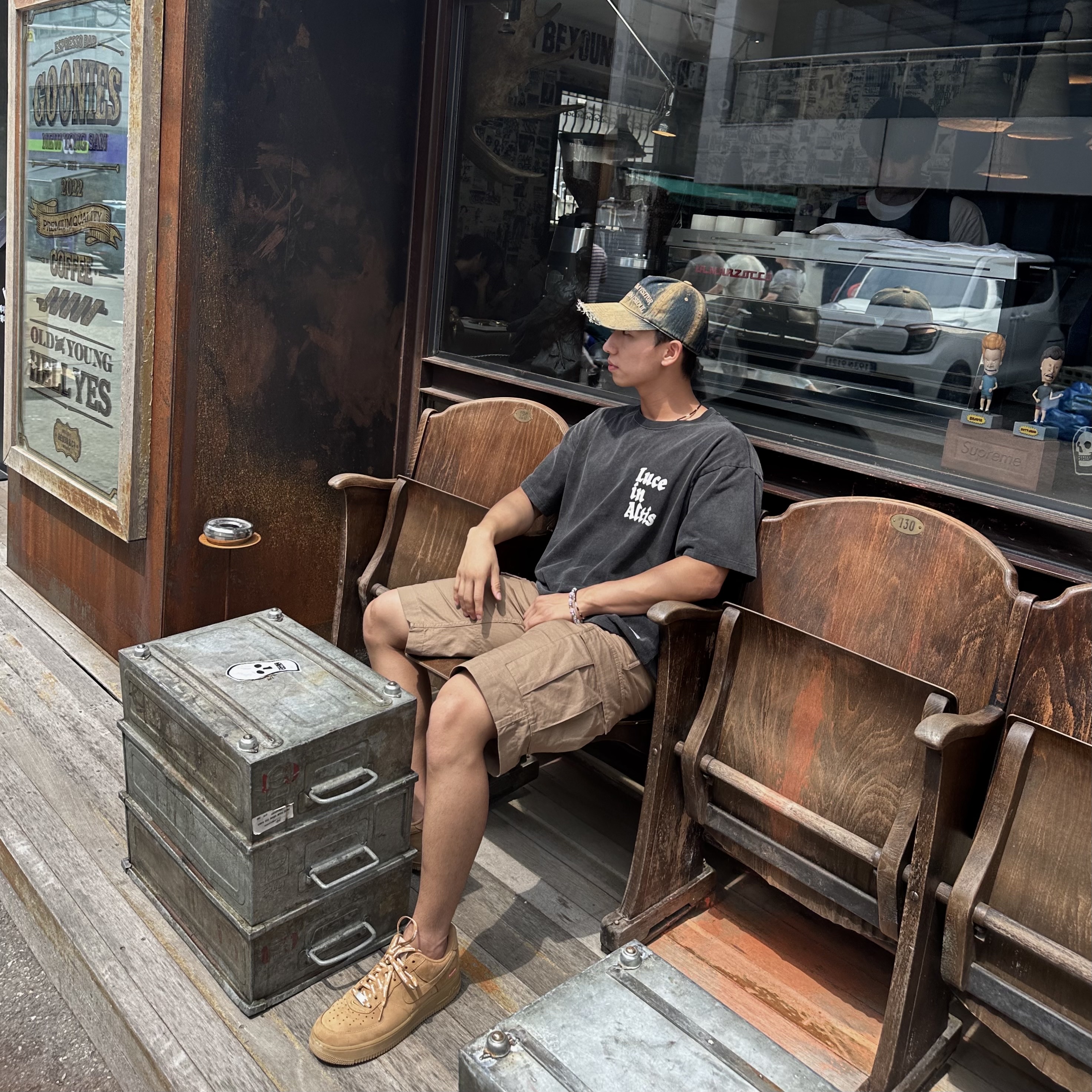 Nike x Supreme Air Force 1 Low Flax 착용 스타일
