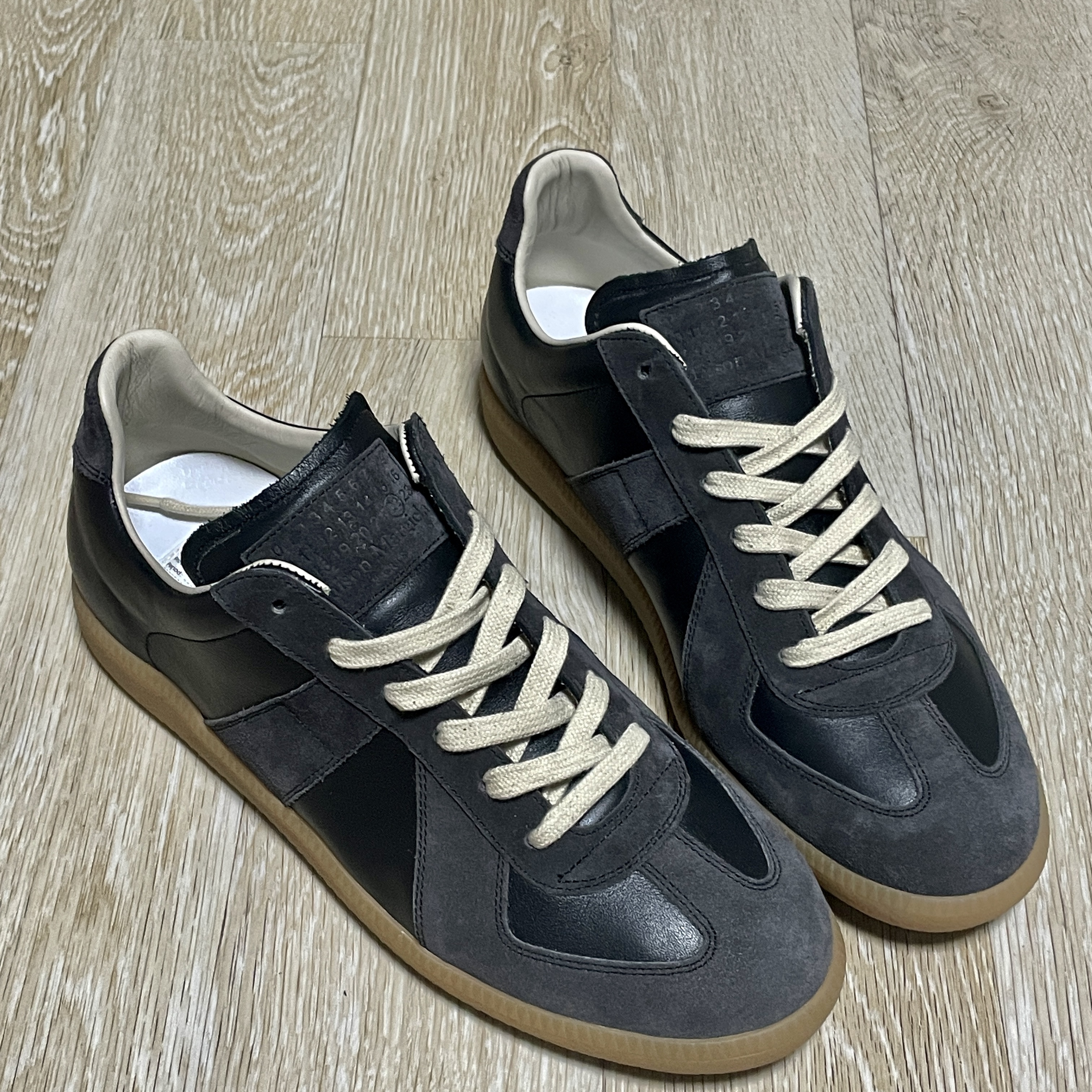 Maison Margiela Calfskin Replica Sneakers Black 착용 스타일