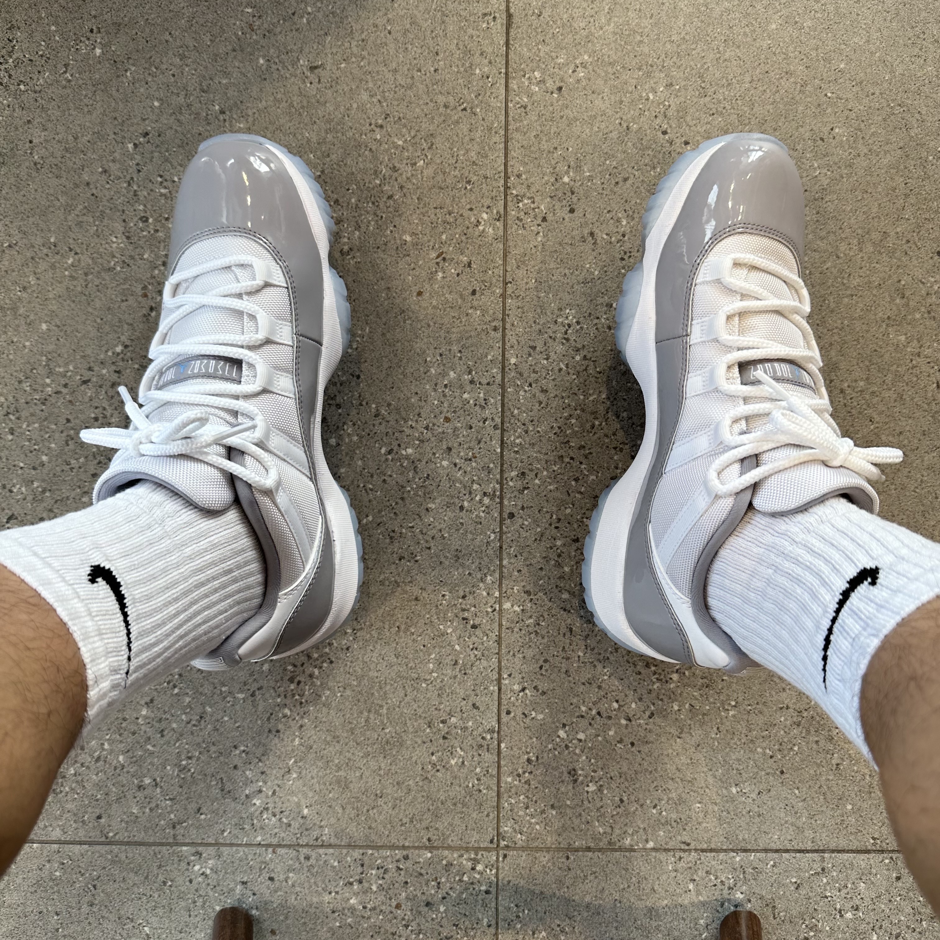 Jordan 11 Retro Low Cement Grey 착용 스타일