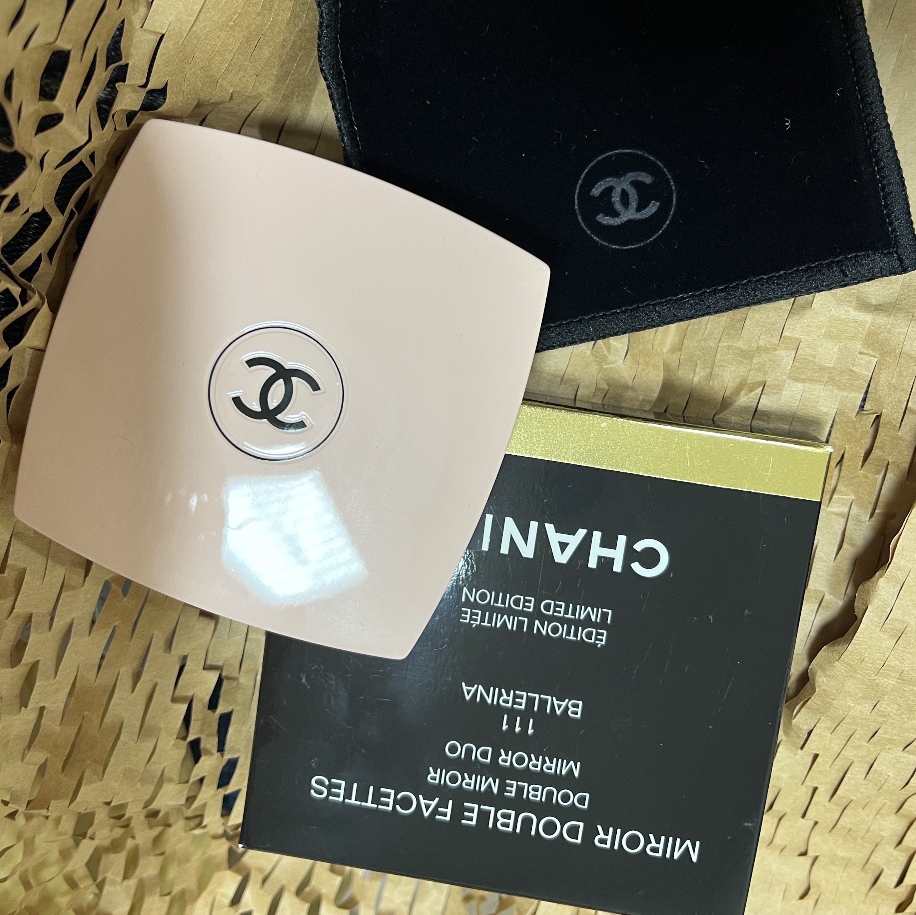 Chanel Codes Couleur Limited Edition Miroir Double Facettes 111 Ballerina 착용 스타일