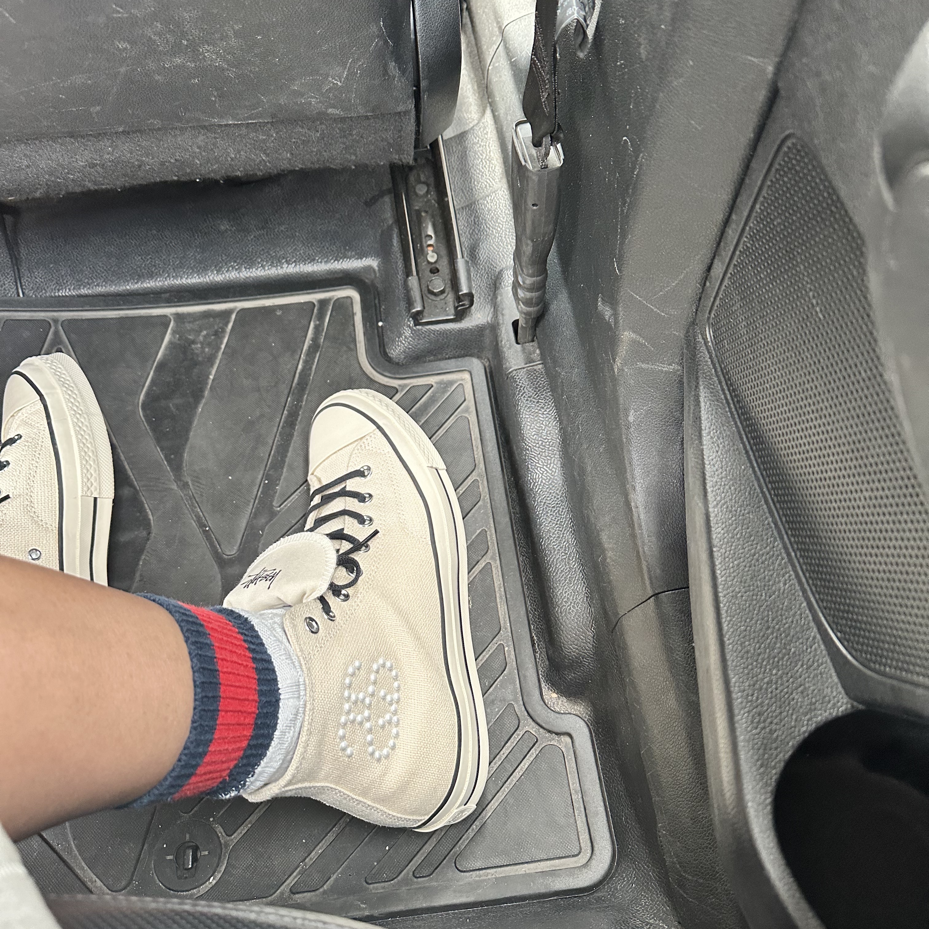 Converse x Stussy Chuck 70 High Natural Ivory, Essentials The Core Collection Sweatshorts Light Oatmeal 착용 스타일 - 2