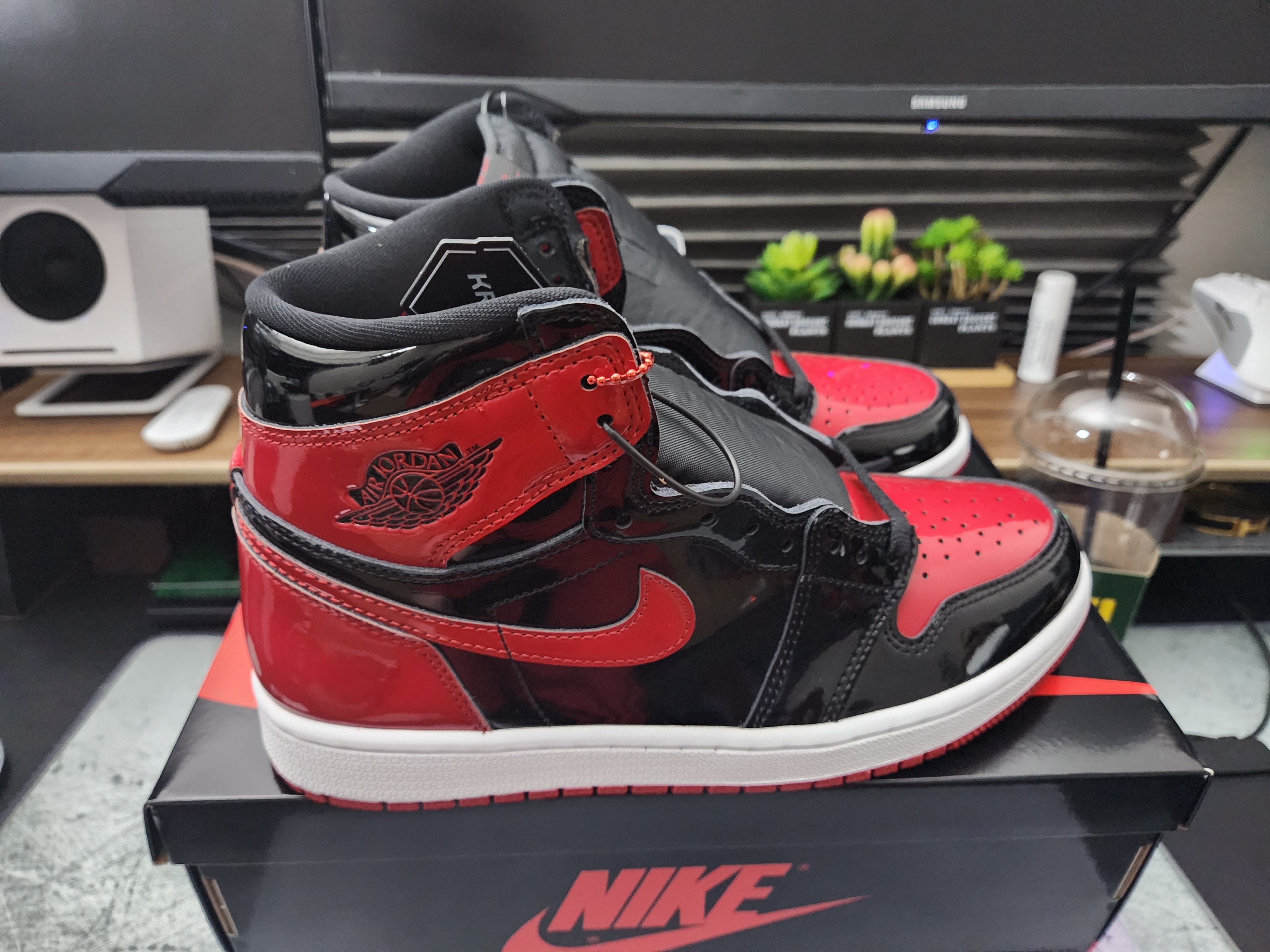 Jordan 1 Retro High OG Patent Bred 착용 스타일 - 1