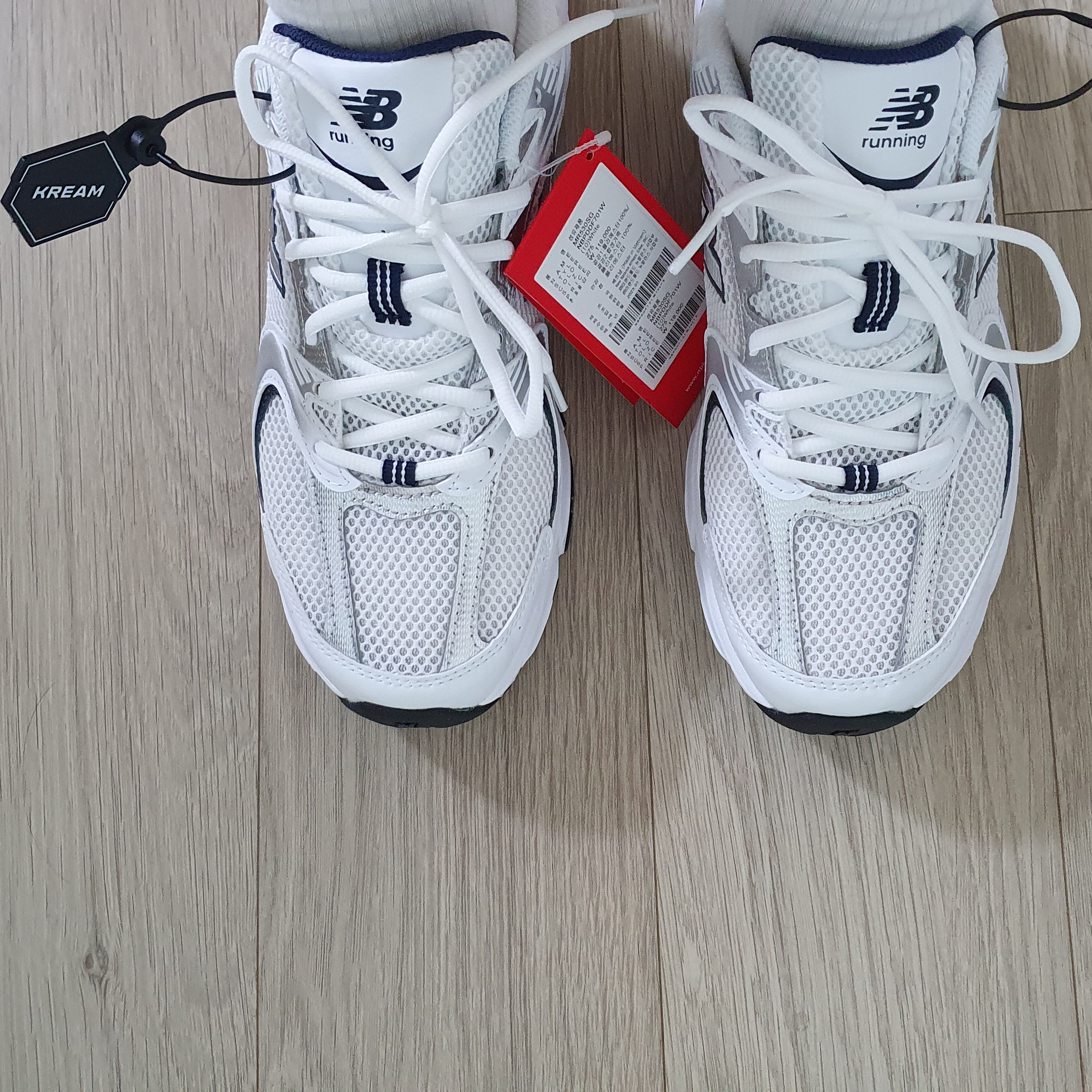 New Balance 530 White 착용 스타일 - 1