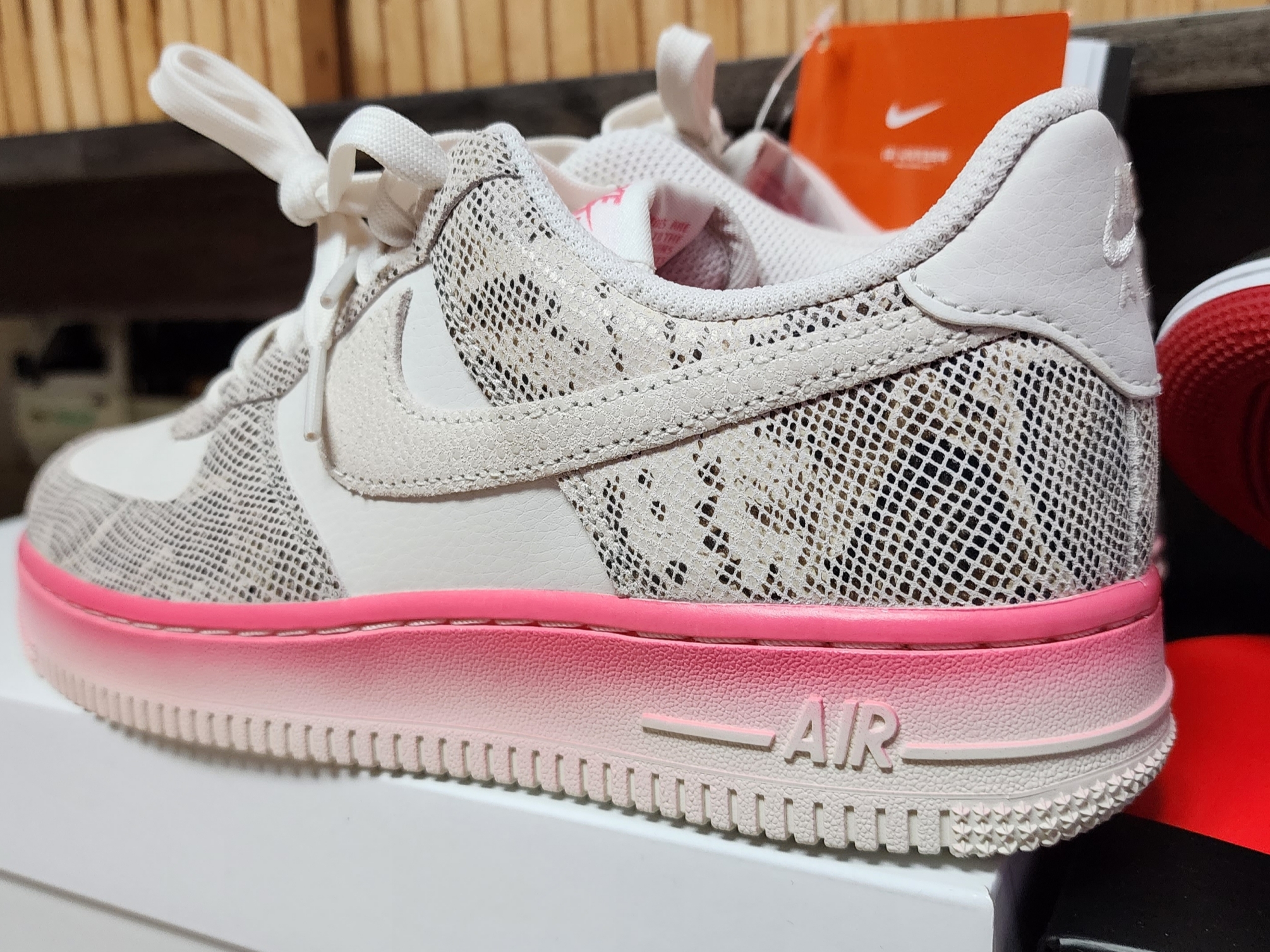 (W) Nike Air Force 1 '07 LX Our Force 1 착용 스타일 - 4
