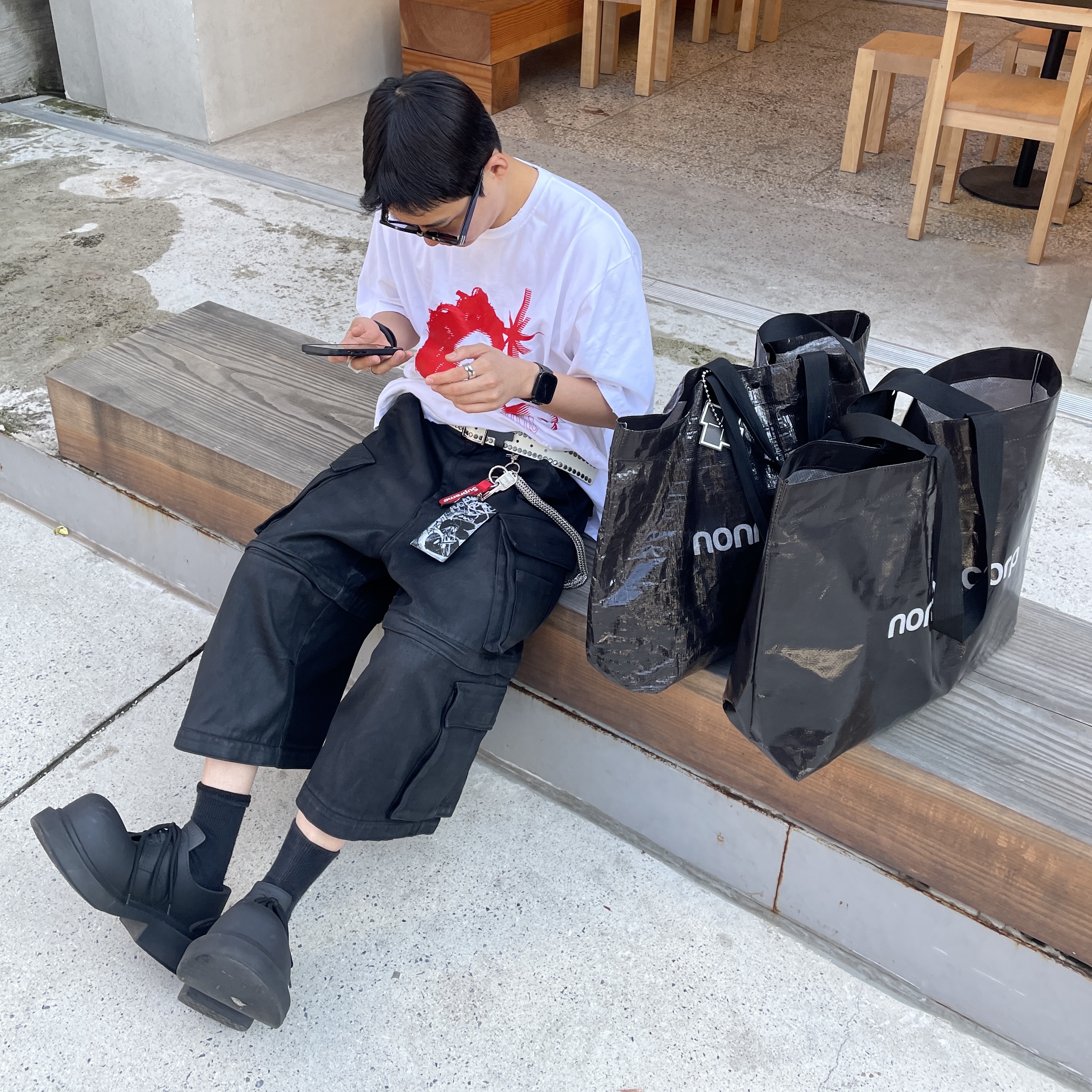Balenciaga Steroid Derby Black, Project G/R Oversized Convertible Cargo Pants Coated Black 착용 스타일 - 1
