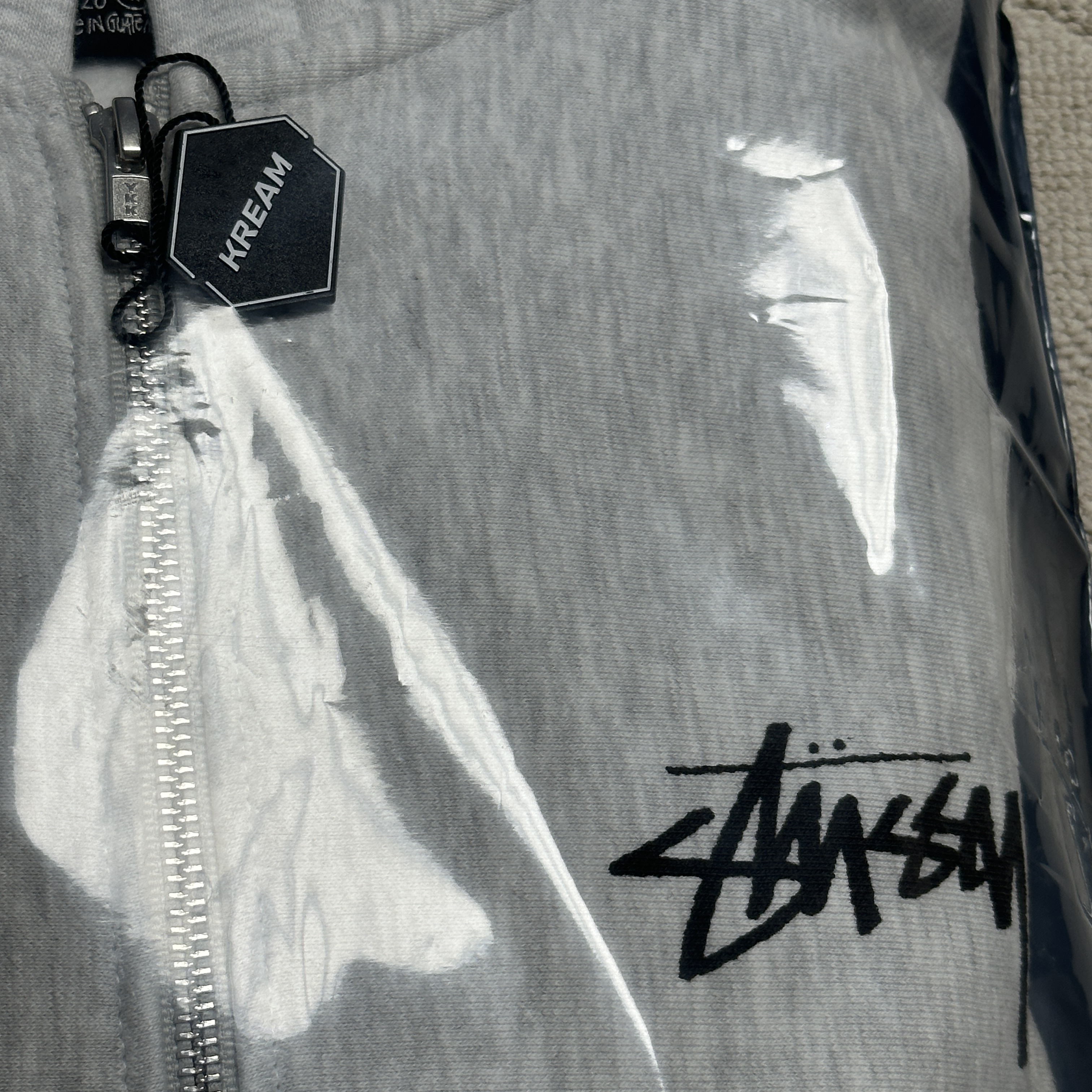 Stussy Shattered Zip Hoodie Ash Heather 착용 스타일 - 3