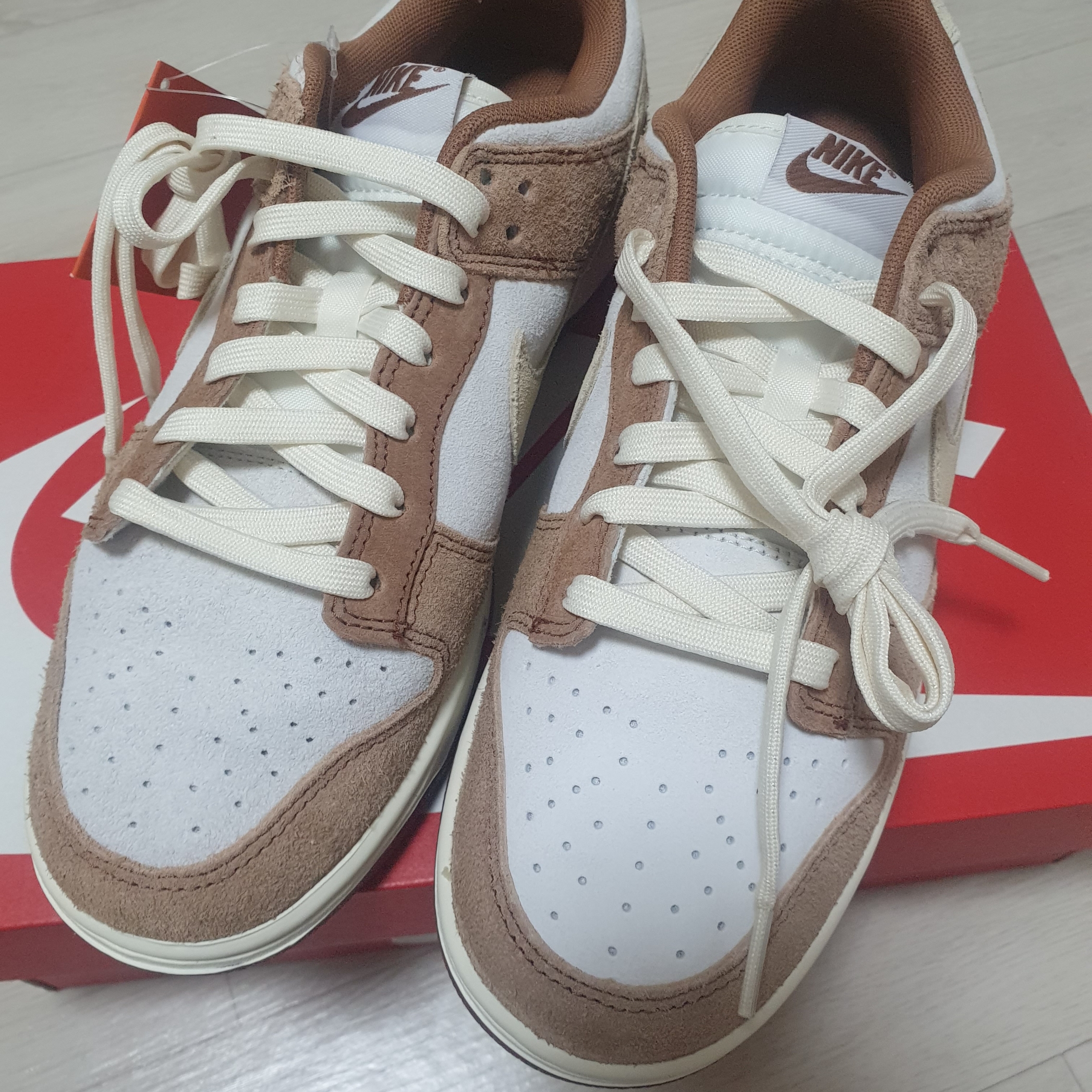 Nike Dunk Low Pro Premium Medium Curry 착용 스타일 - 2