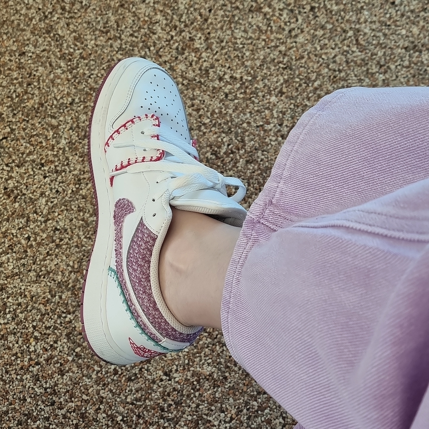 (GS) Jordan 1 Low SE White Light Bordeuax 착용 스타일