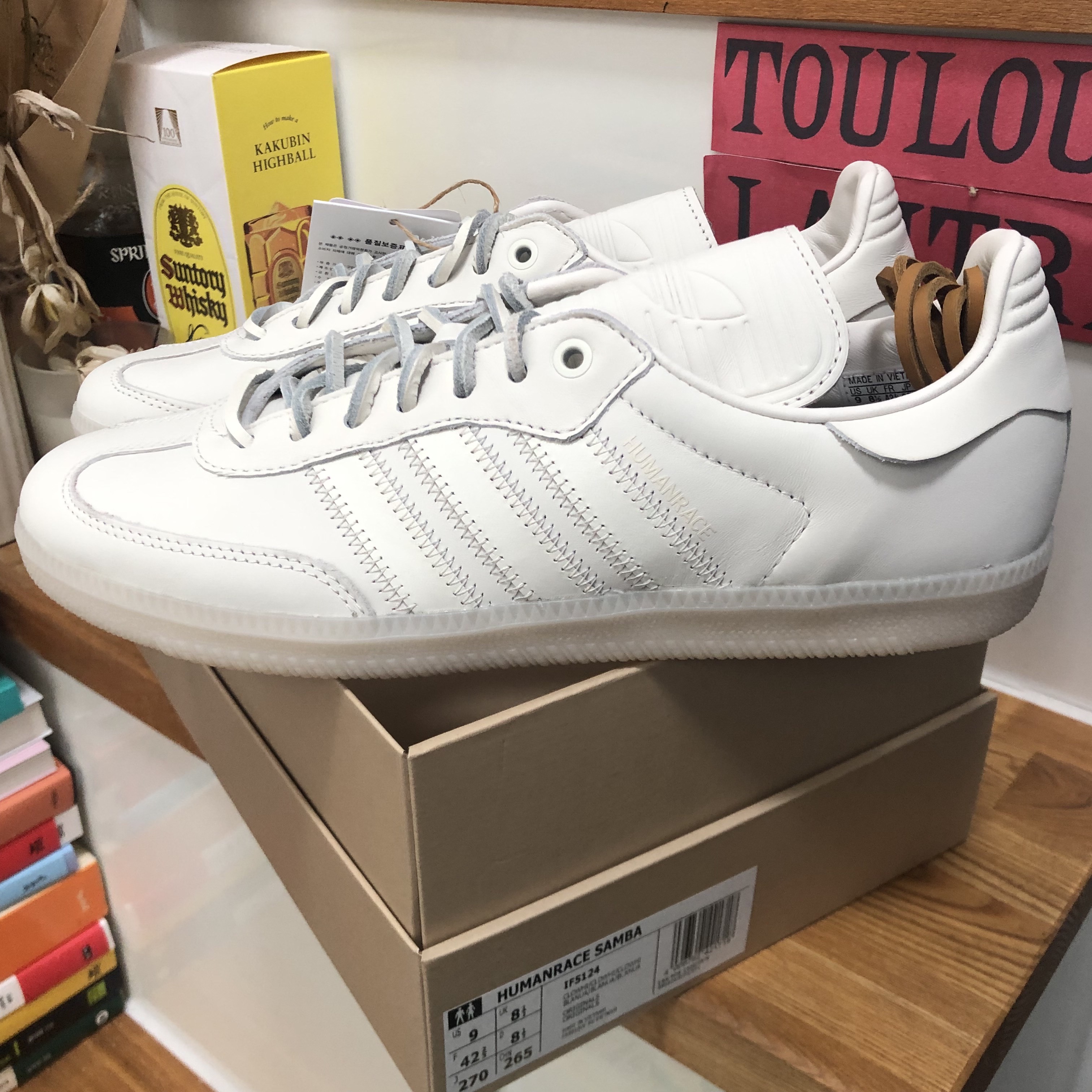 Adidas x Pharrell Williams Humanrace Samba White 착용 스타일