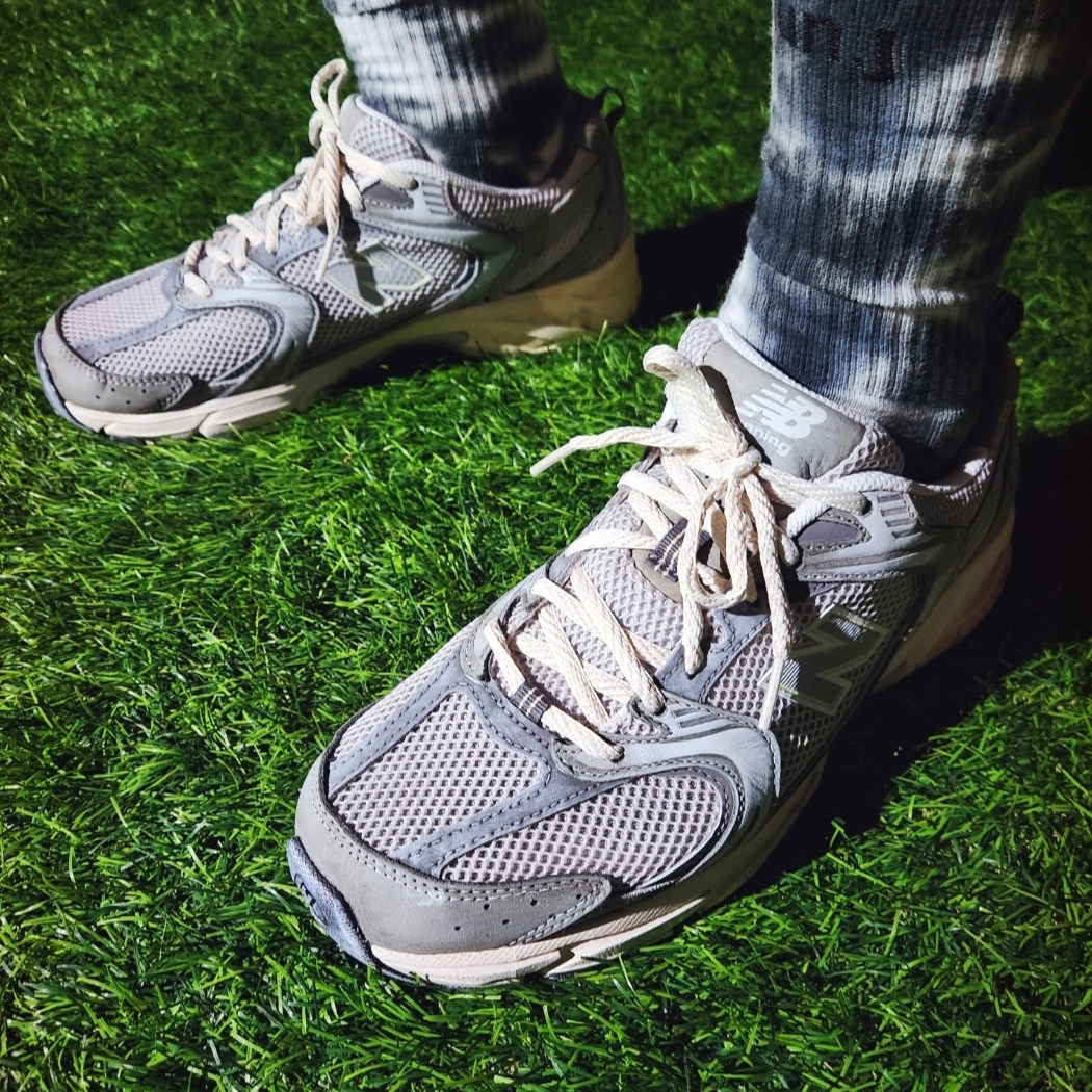 New Balance 530 Premium Vintage Grey Matter 착용 스타일 - 5