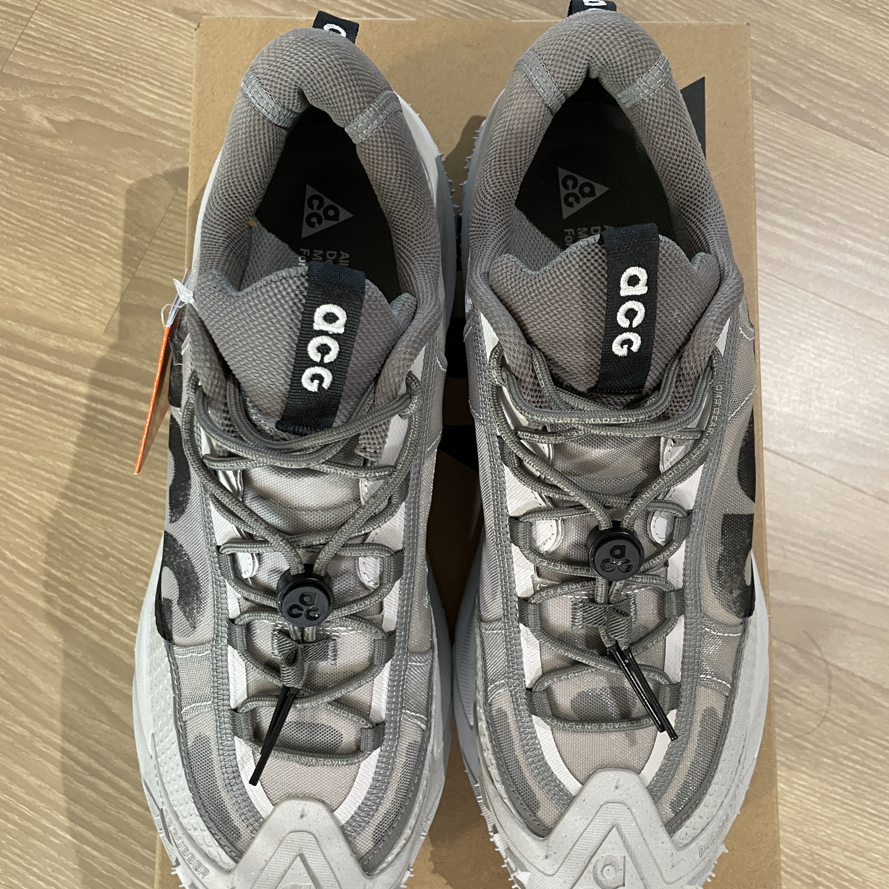 Nike ACG Mountain Fly 2 Low Light Iron Ore Black 착용 스타일 - 2