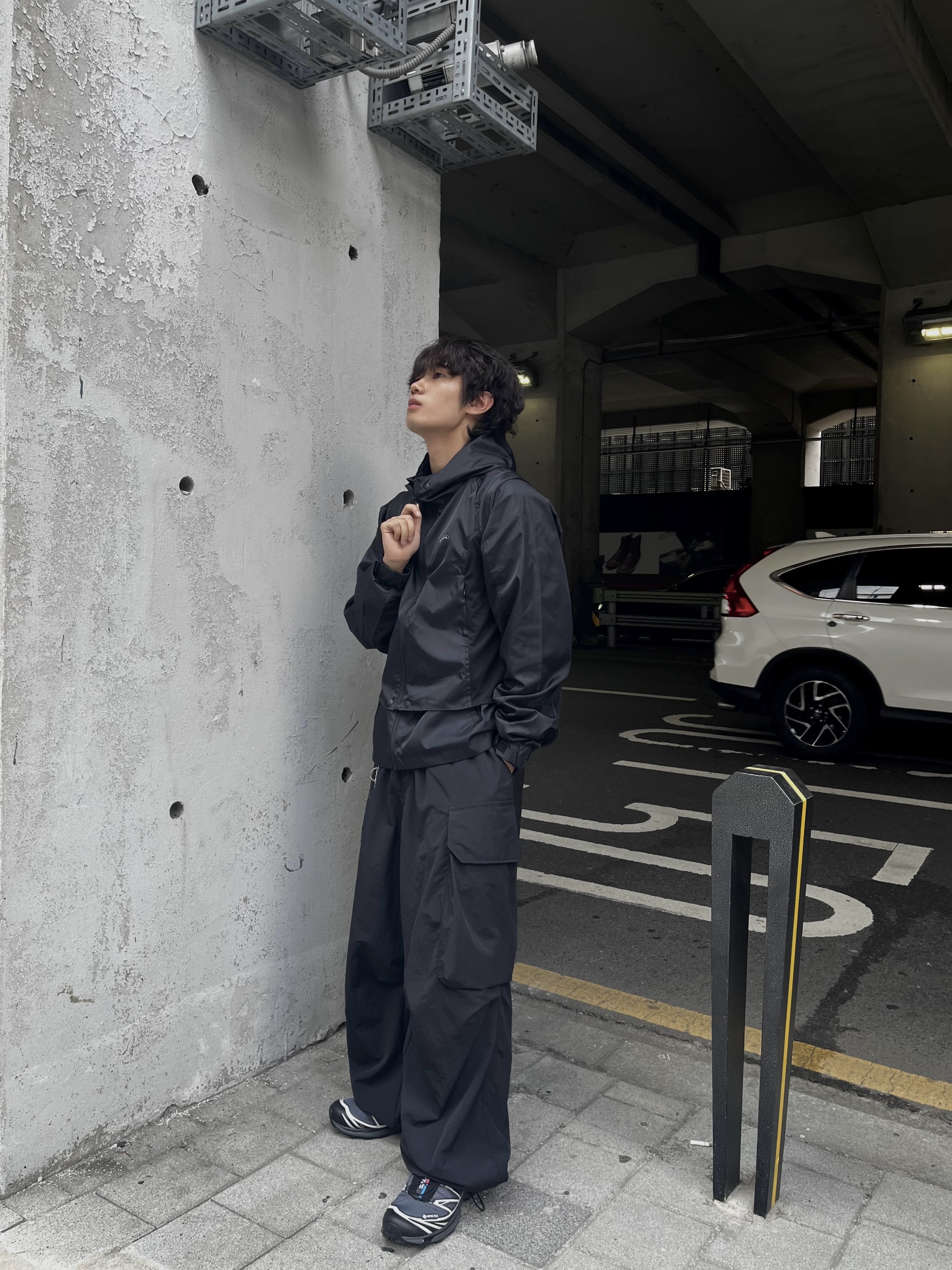 Art Of Field Assembled Jacket Black, Salomon XT-6 Gore-Tex Black Ebony 착용 스타일 - 1